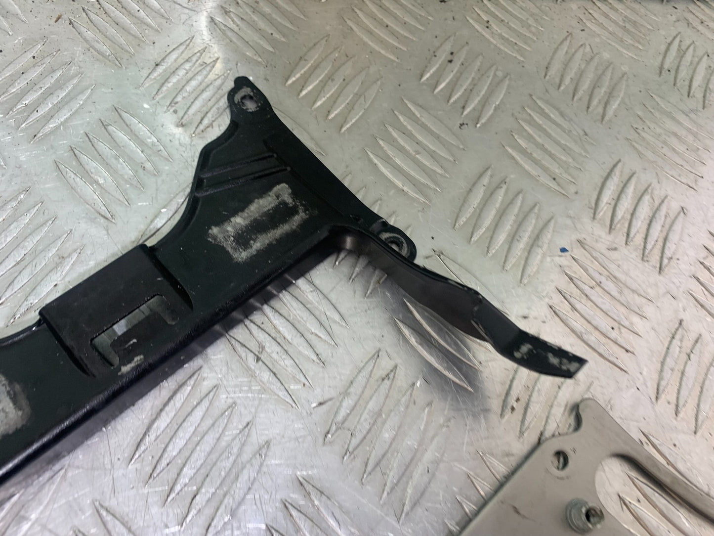 YAMAHA YZF R1 14 B BIG BANG REAR SUBFRAME BRACKETS    2009-14 (CMB1175)