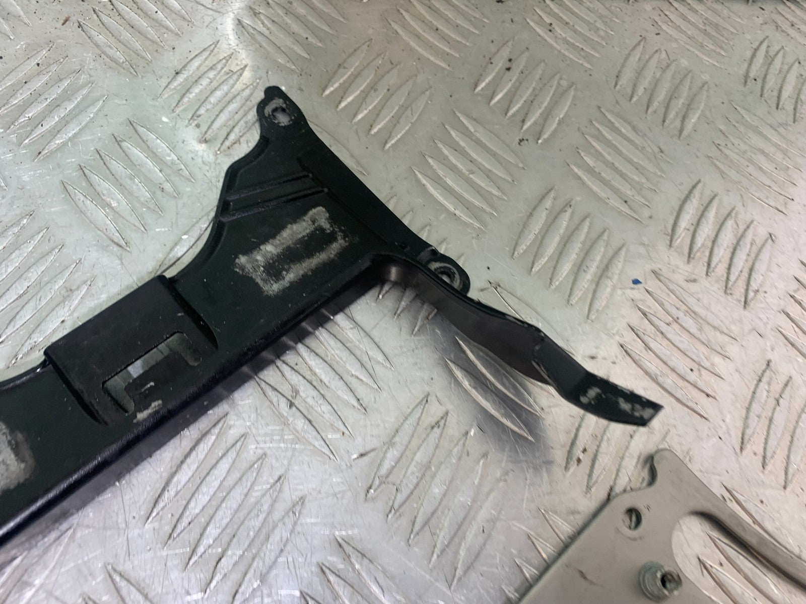 YAMAHA YZF R1 14 B BIG BANG REAR SUBFRAME BRACKETS    2009-14 (CMB1175)