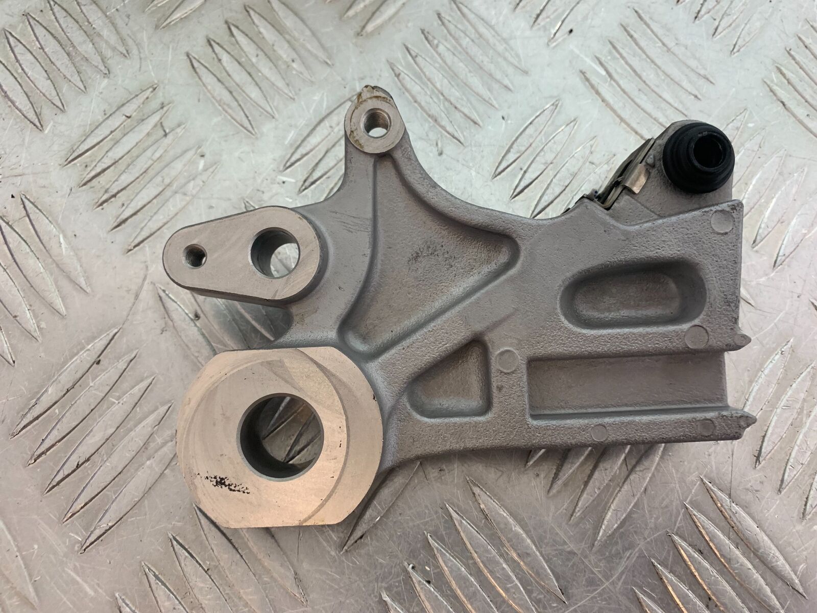 YAMAHA XSR900 XSR 900 REAR CALIPER BRACKET  YEAR 2021-2022 (CMB1073)