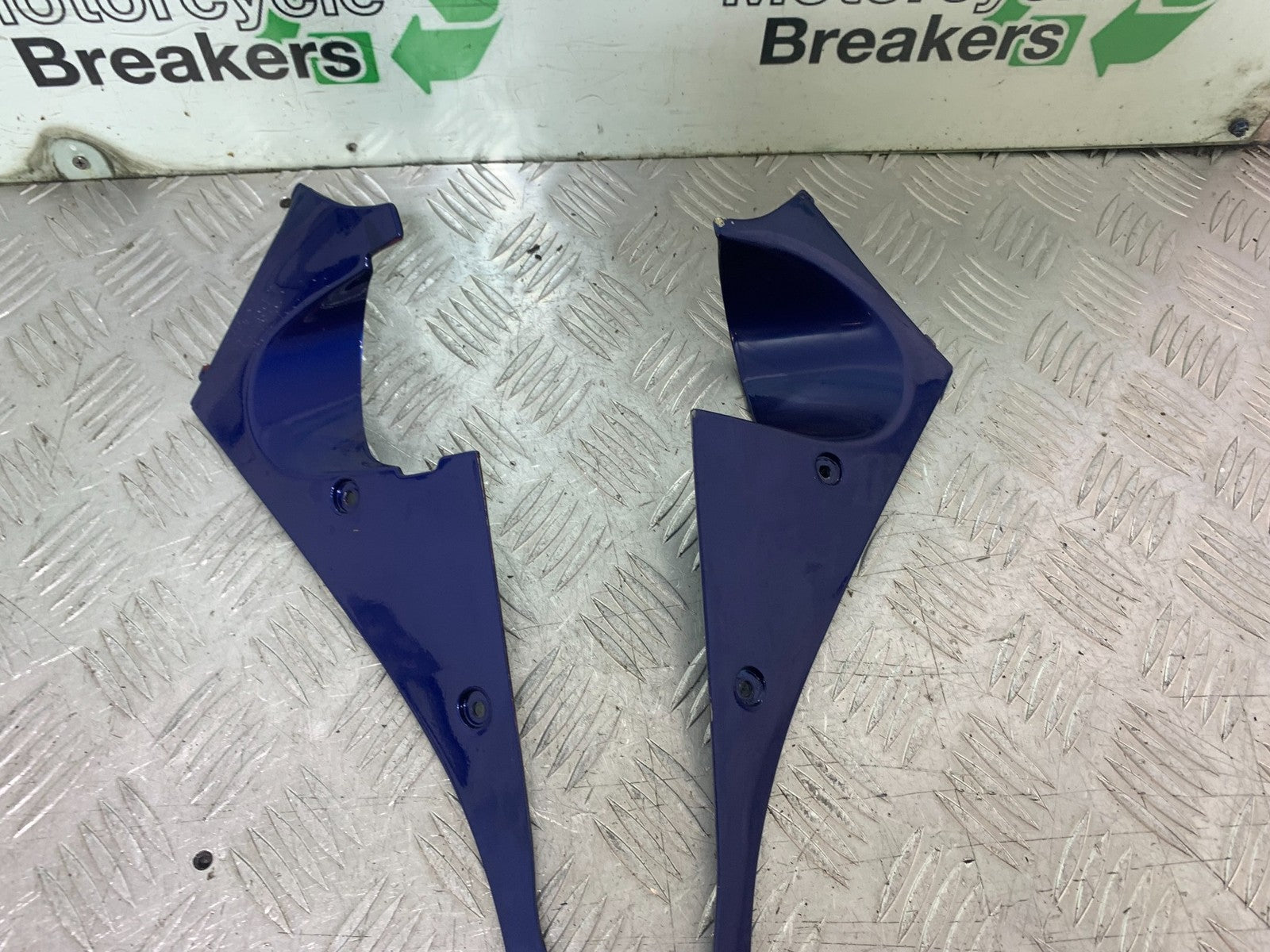 KAWASAKI ZZR1100 D LEFT & RIGHT INNER INFILLS  V-PIECE YEAR 1993-2001 (CMB1289)