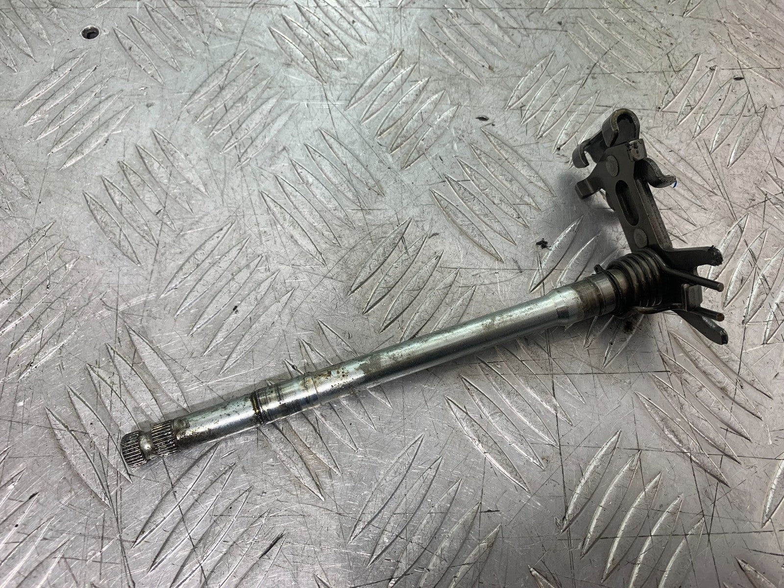 TRIUMPH 675 STREET TRIPLE R GEAR LEVER SHAFT  YEAR 2012 (CMB1221)