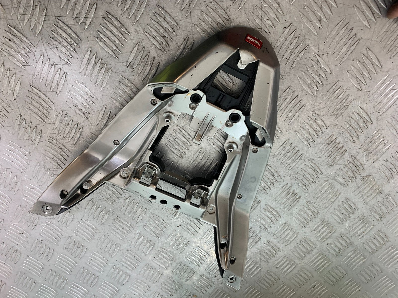 APRILIA TUONO 1000 V4R UNDERTRAY YEAR 2011-13  (CMB1316)