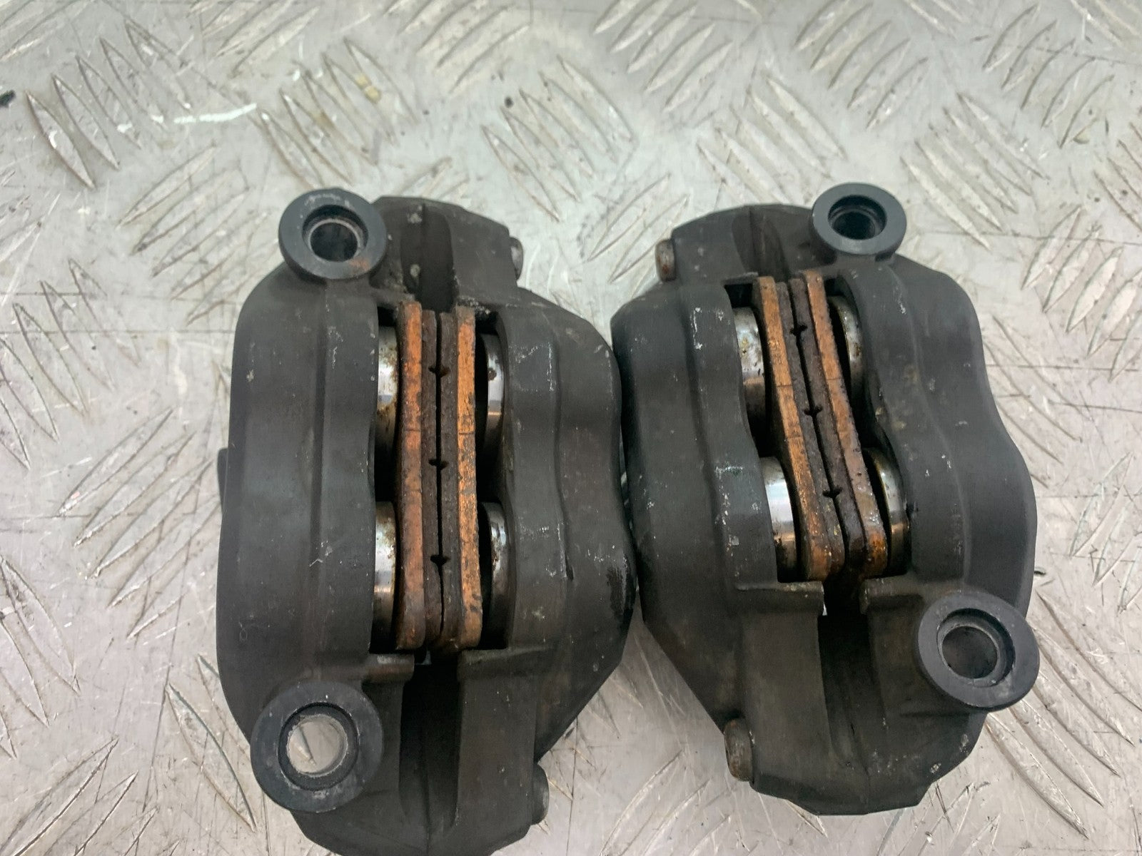 HONDA CBR1000 rr FIREBLADE FRONT BRAKE CALIPERS  YEAR 2006 (CMB1220)