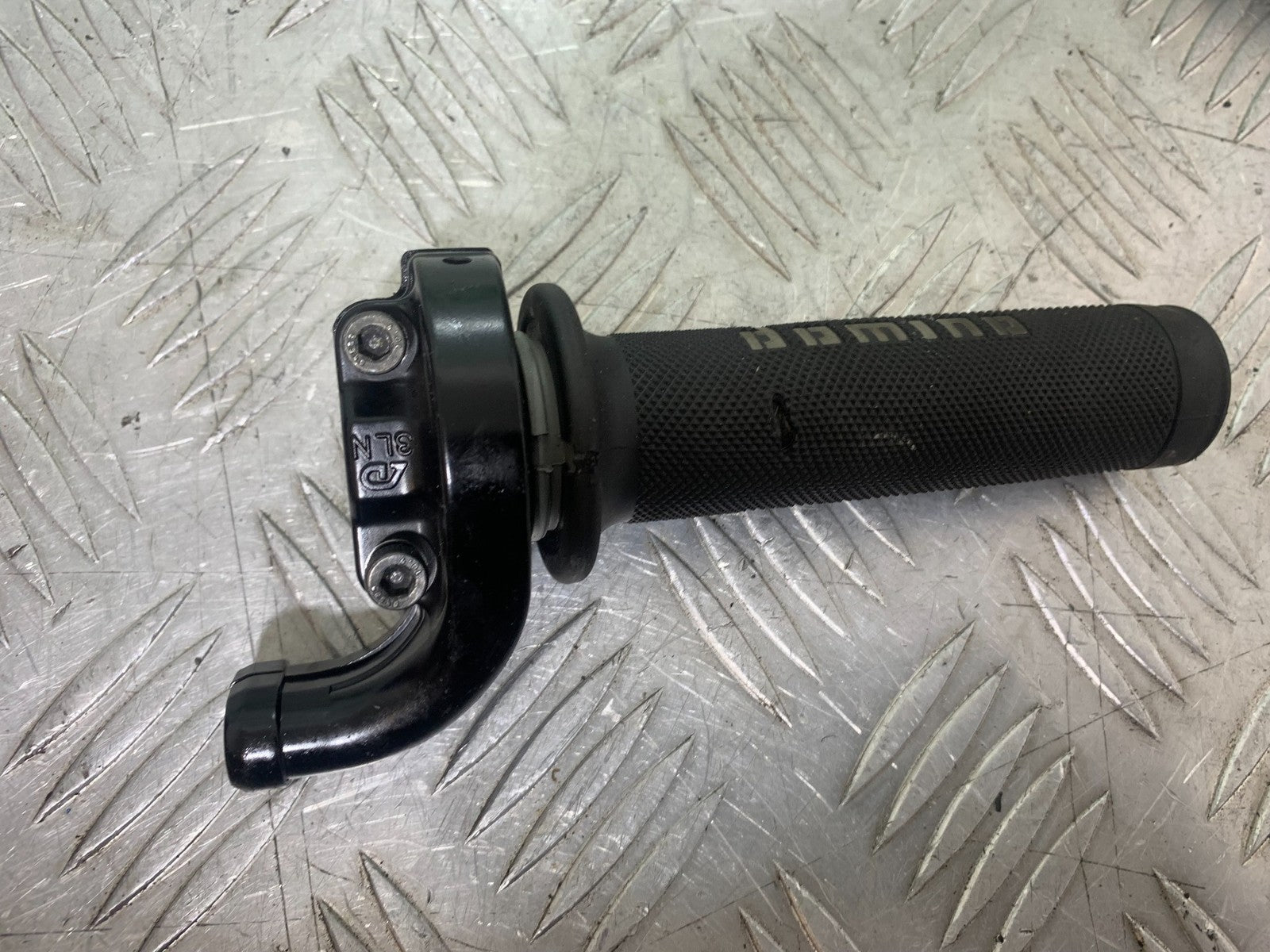 YAMAHA YZF R1 14 B BIG BANG THROTTLE AND TWIST GRIP   2009-14 (CMB1175)