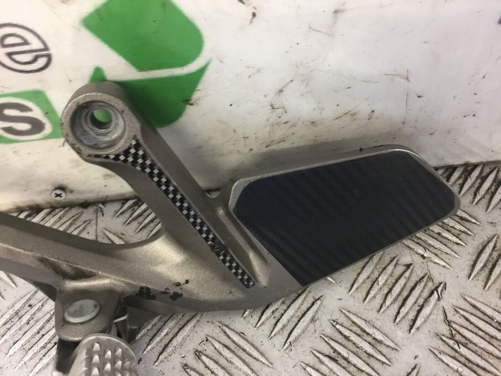 HONDA CB1000R CB 1000 R FRONT LEFT HANGER AND PEG  YEAR 2008 (STOCK 475)