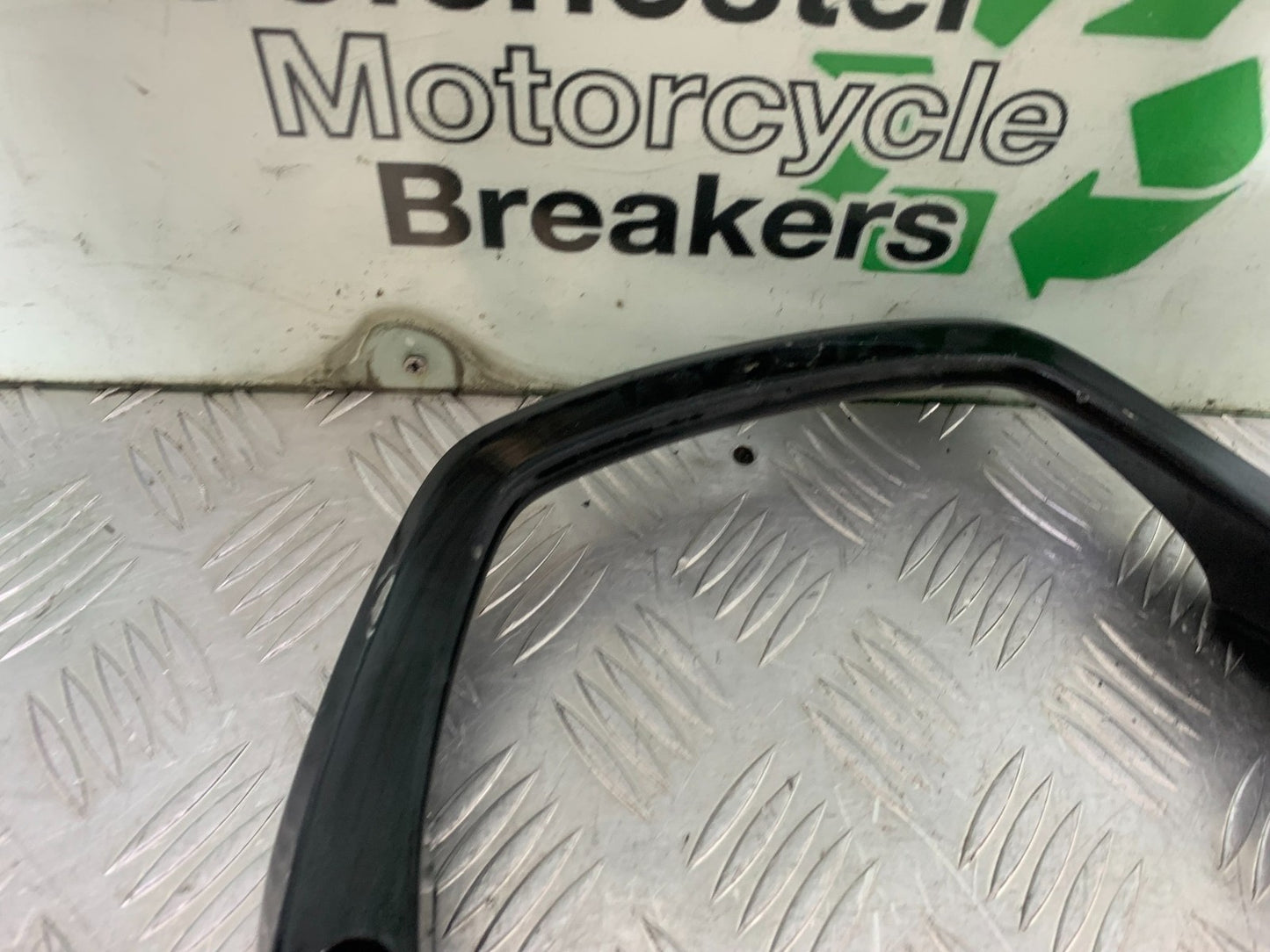 YAMAHA FZS600 FAZER 600 GRAB RAIL  YEAR 1998-2001 (CMB1267)
