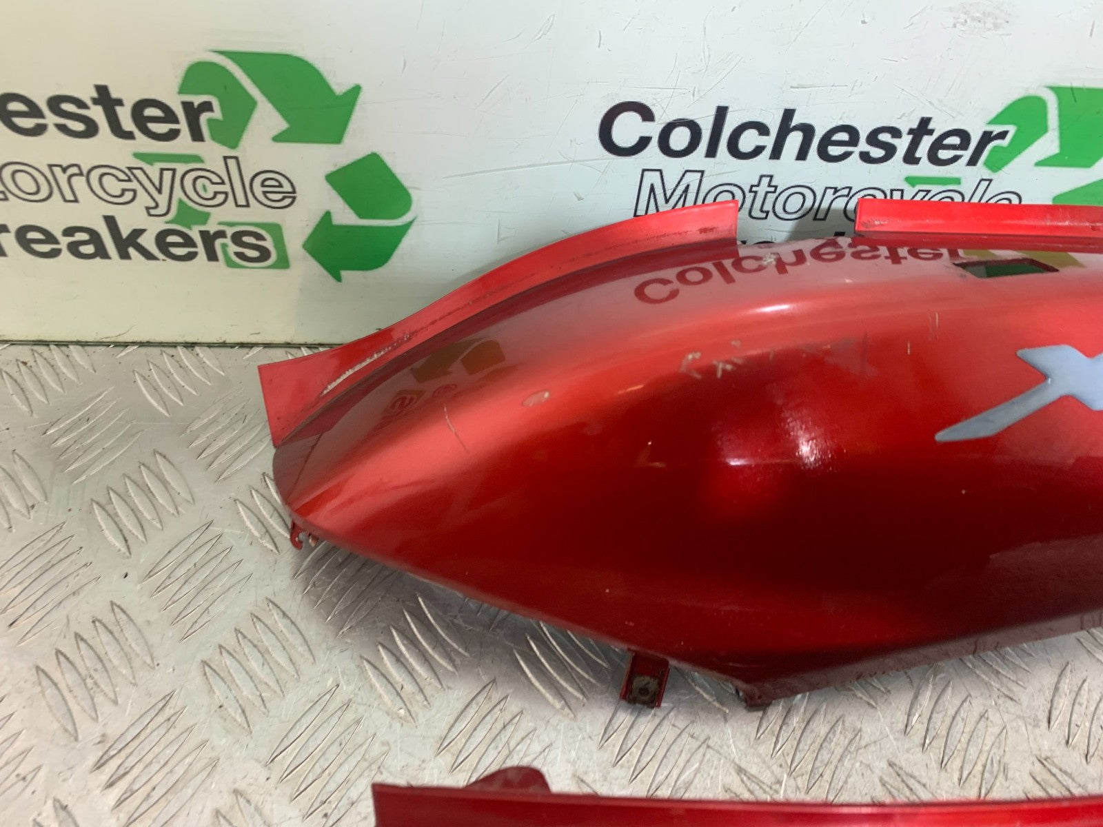YAMAHA XMAX 250 XMAX 250 LEFT AND RIGHT SEAT PANELS  YEAR 2006-09 (CMB1201)