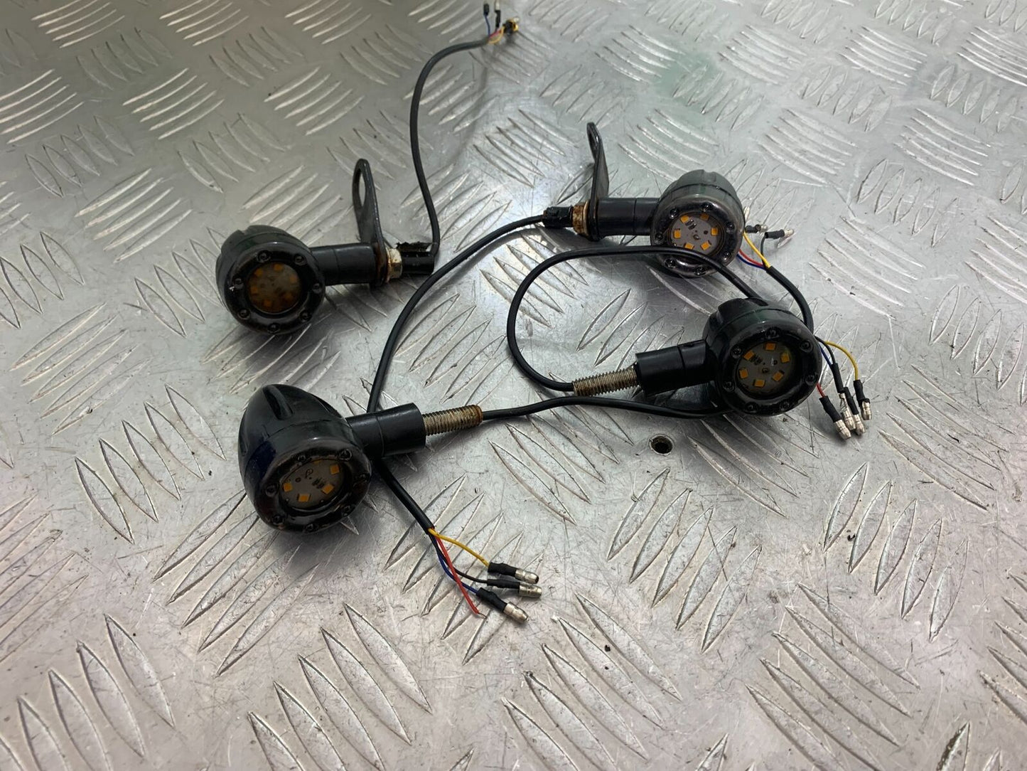MUTT GT-SS 125 INDICATORS  YEAR 2020- 2024 (CMB1085)