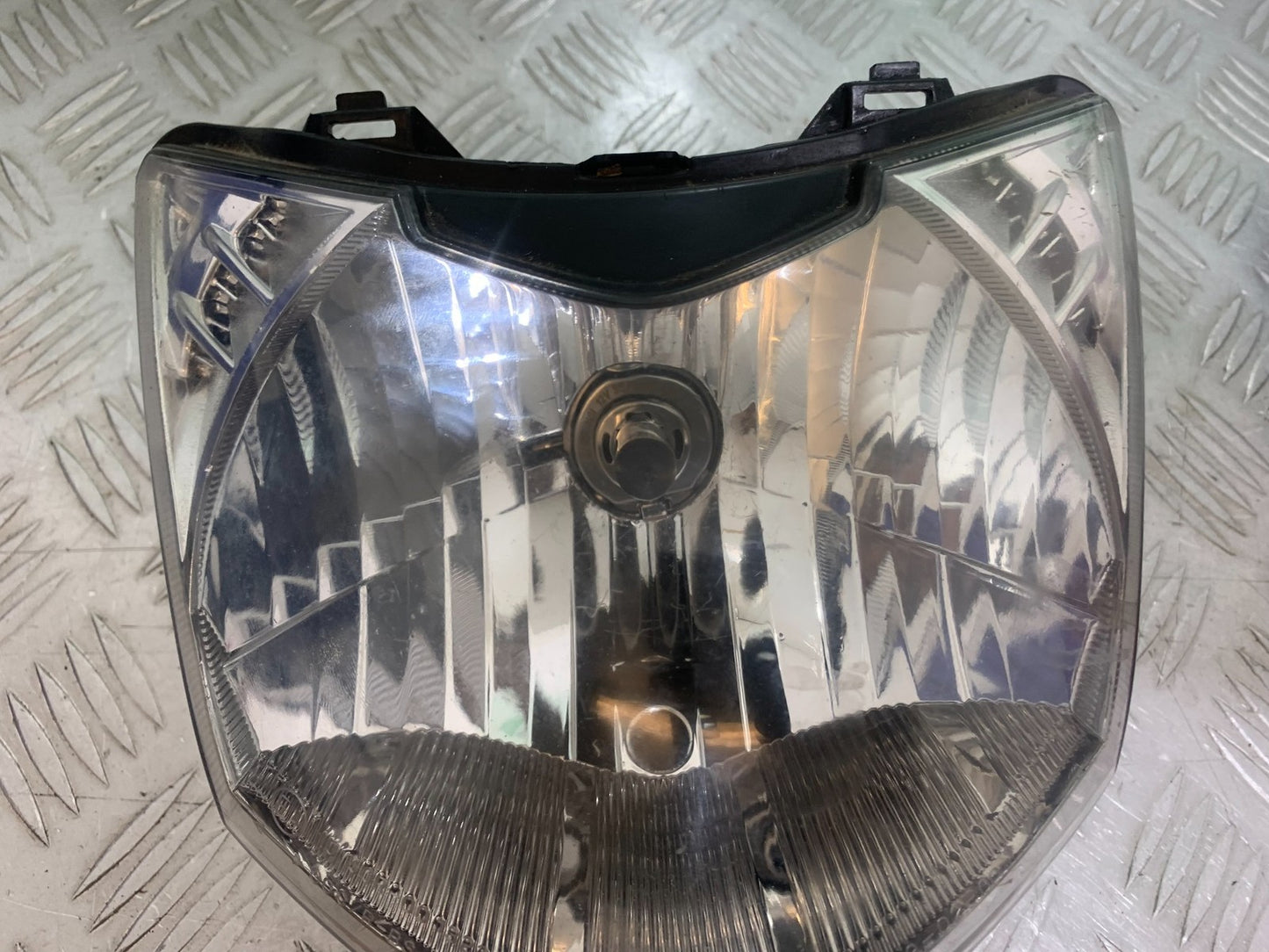 HONDA CBF125 CBF 125 HEADLIGHT   YEAR 2009-14 (CMB1182)