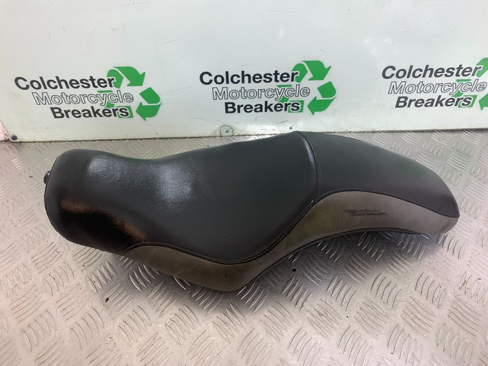HARLEY DAVIDSON XL883 N IROD SEAT   YEAR 2020  (CMB1116)