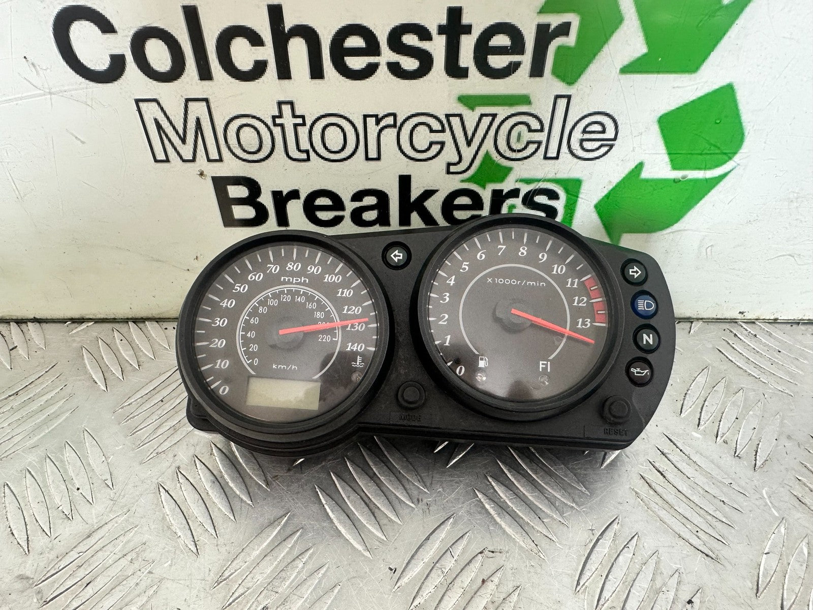 KAWASAKI ER6 F ER6F SPEEDO CLOCKS DASH YEAR 2005-2008 (CMB1178)