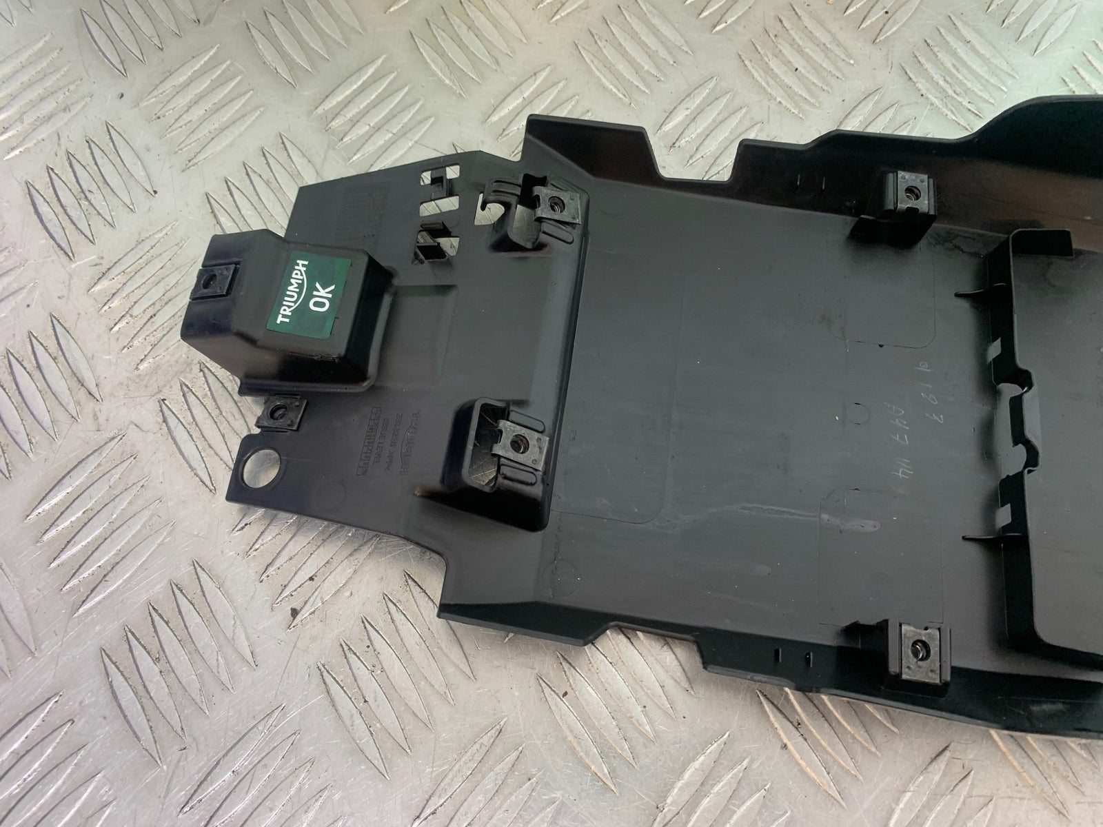 TRIUMPH TRIDENT 660 UNDERTRAY   YEAR 2021-2024 (CMB1148)