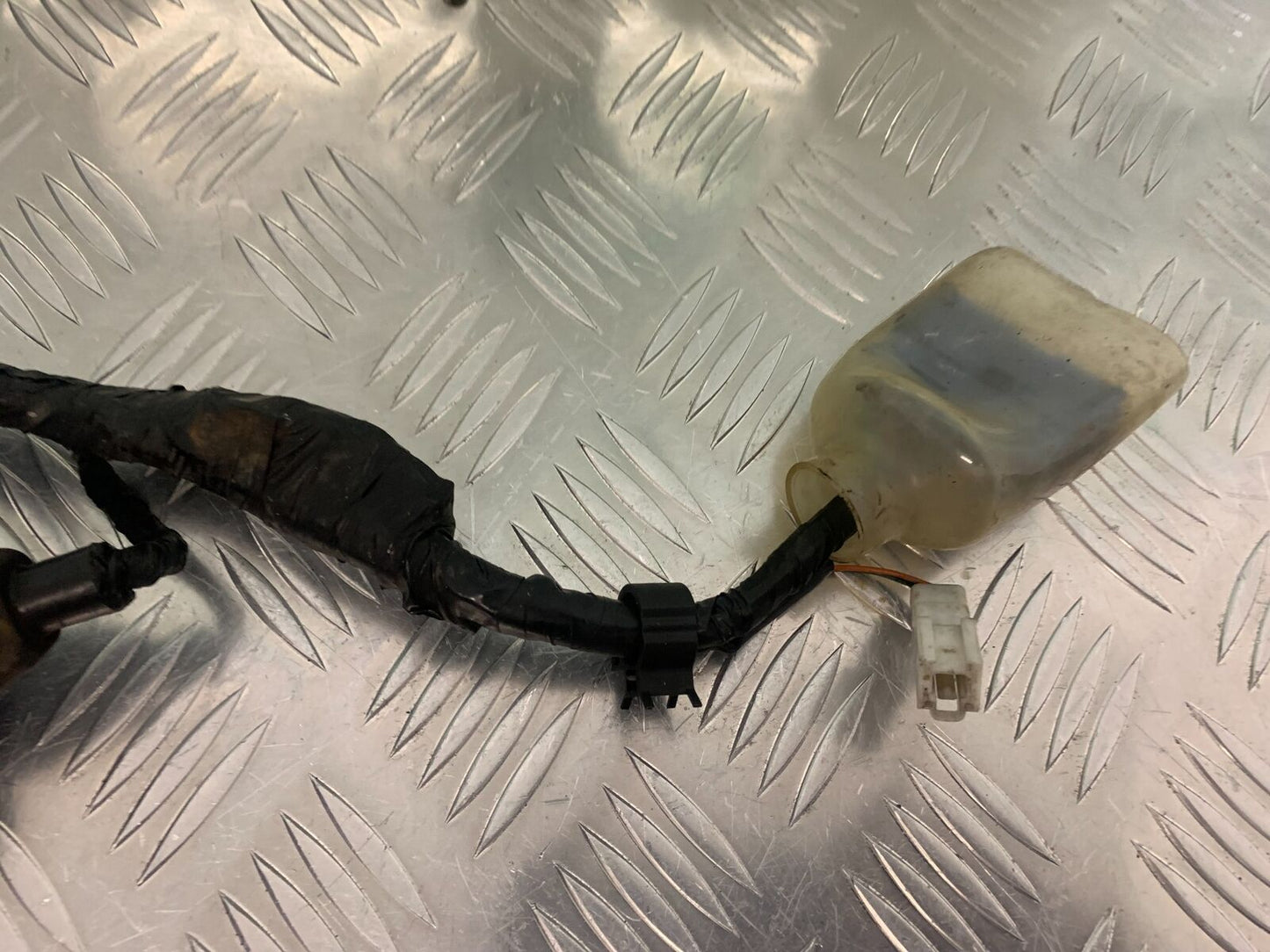 HONDA CBR1100 BLACKBIRD CLOCK WIRING SUBLOOM    YEAR 1999-05 (STOCK 961)