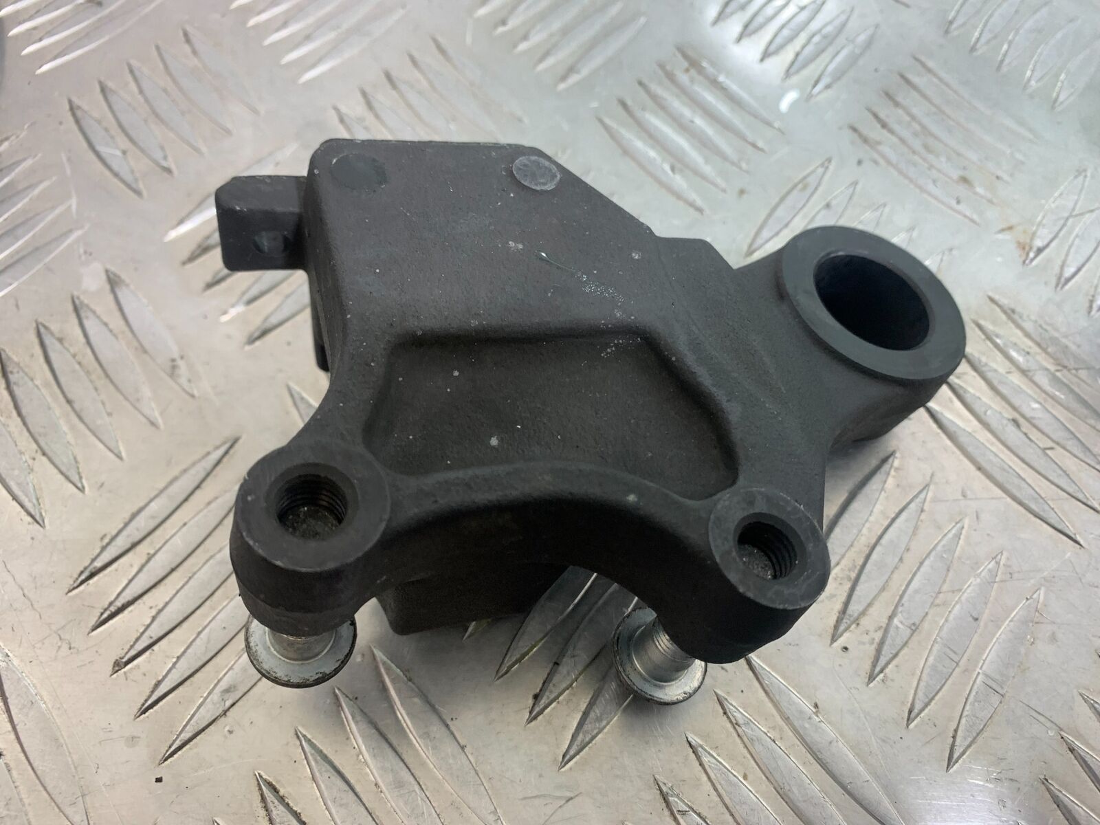 HARLEY DAVIDSON XL883 N IROD REAR CALIPER BRACKET   YEAR 2020  (CMB1116)