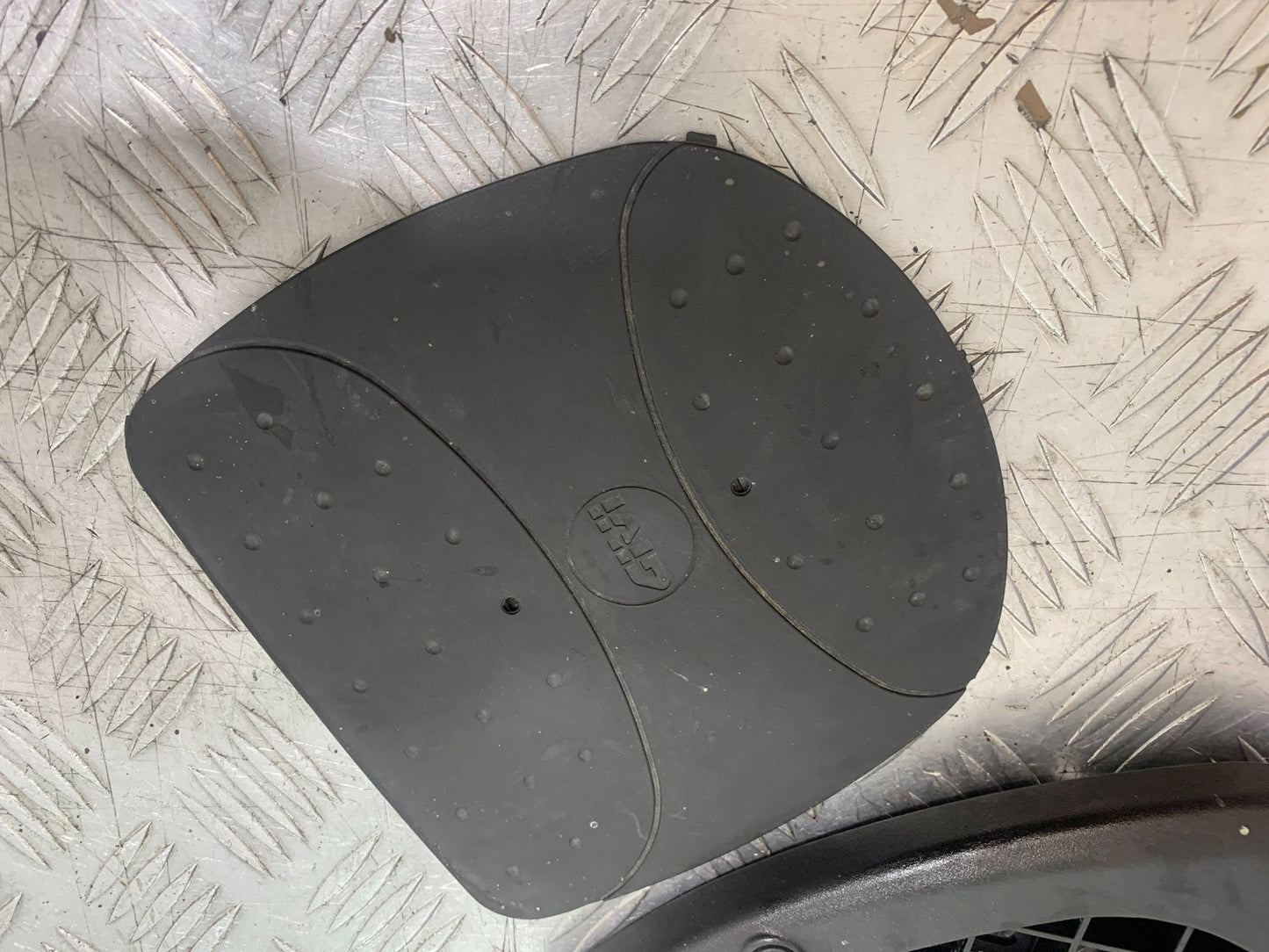 HONDA XL125 VARADERO TOP BOX FIXING PLATE   YEAR 2001-2006  (CMB1210)