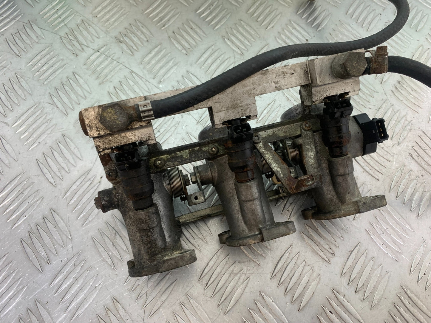 TRIUMPH T509 SPEED TRIPLE THROTTLE BODIES  YEAR 1997-1998 (CMB1144)