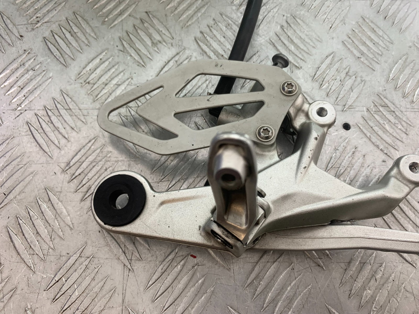 BMW S1000 RR FRONT RIGHT HANGER PEDAL AND PEG  YEAR 2015-2018 (CMB1246)