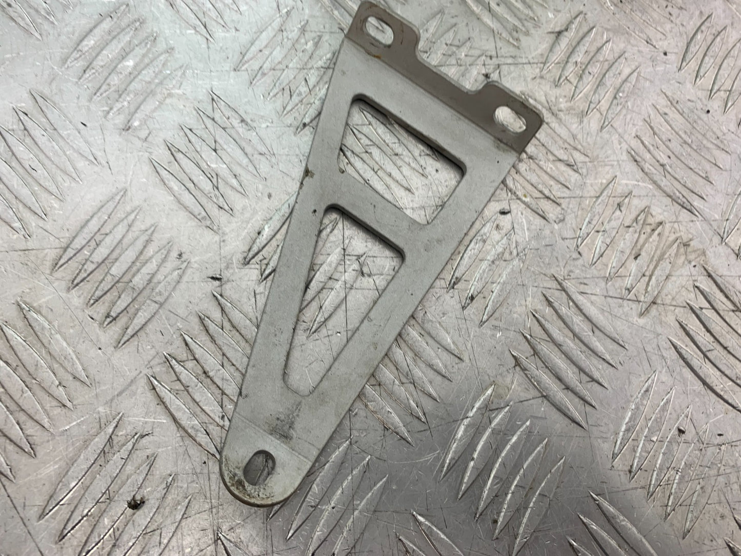 APRILIA TUONO 1000 V4R SILENCER BRACKET   YEAR 2011-13  (CMB1331)