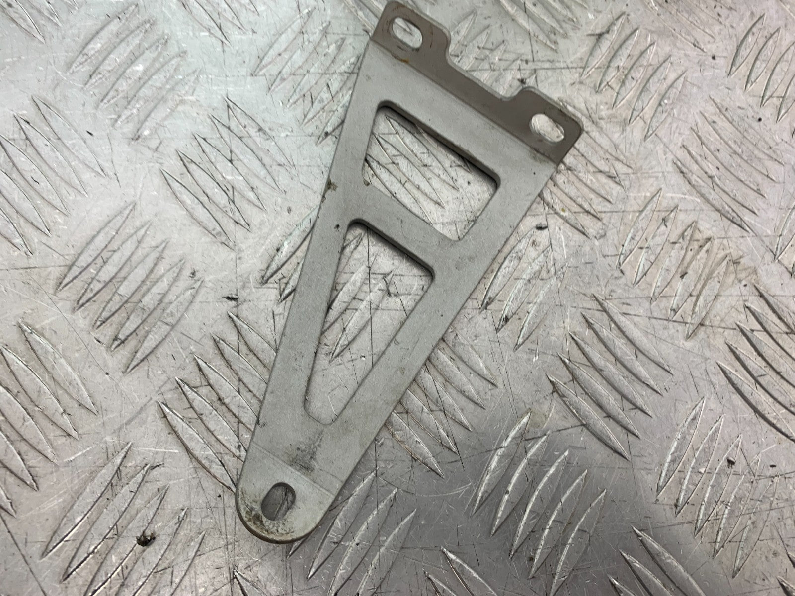 APRILIA TUONO 1000 V4R SILENCER BRACKET   YEAR 2011-13  (CMB1331)