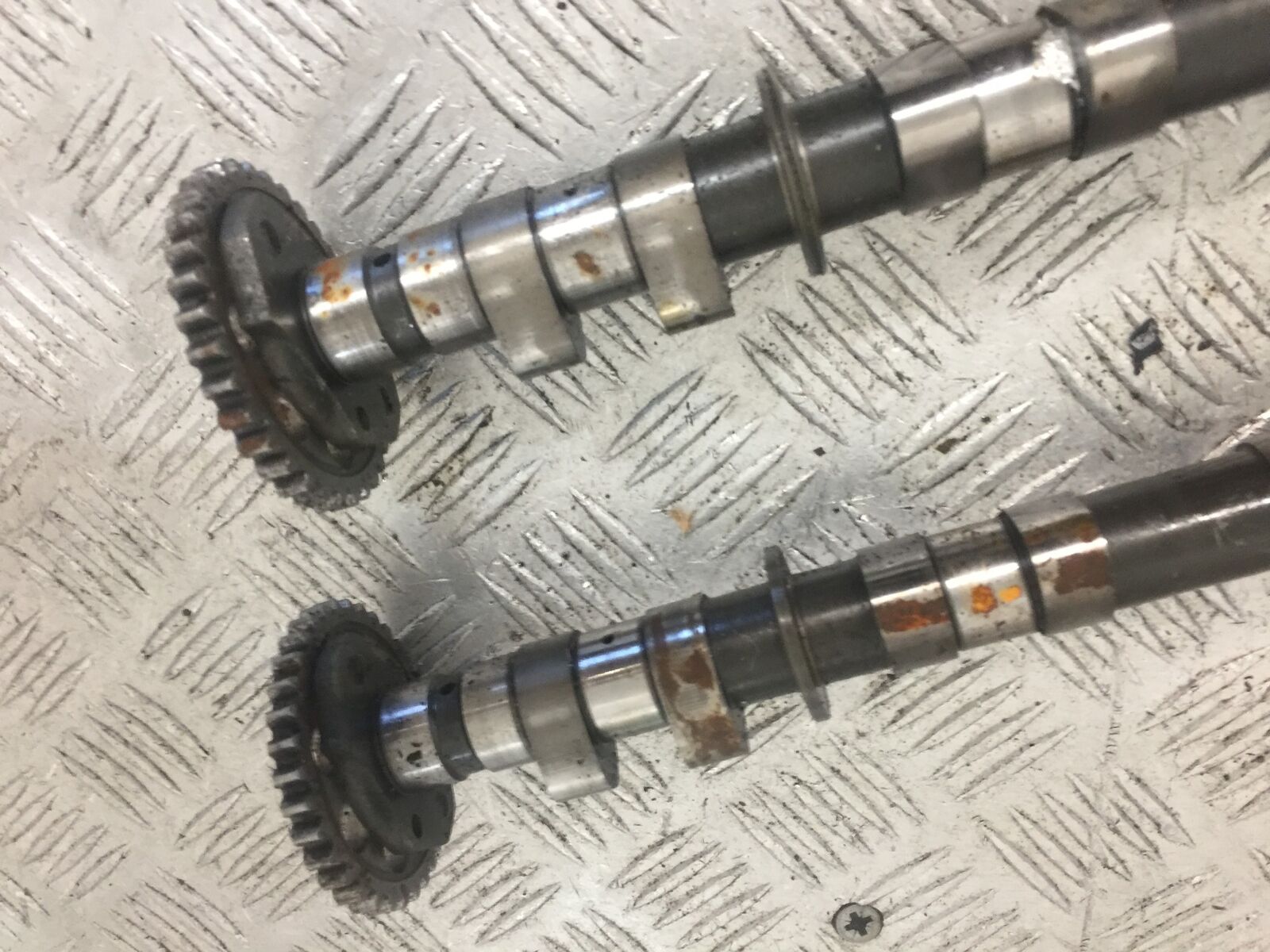 YAMAHA R6 5EB CAMSHAFTS  YEAR 1999-2002 (STOCK 757)