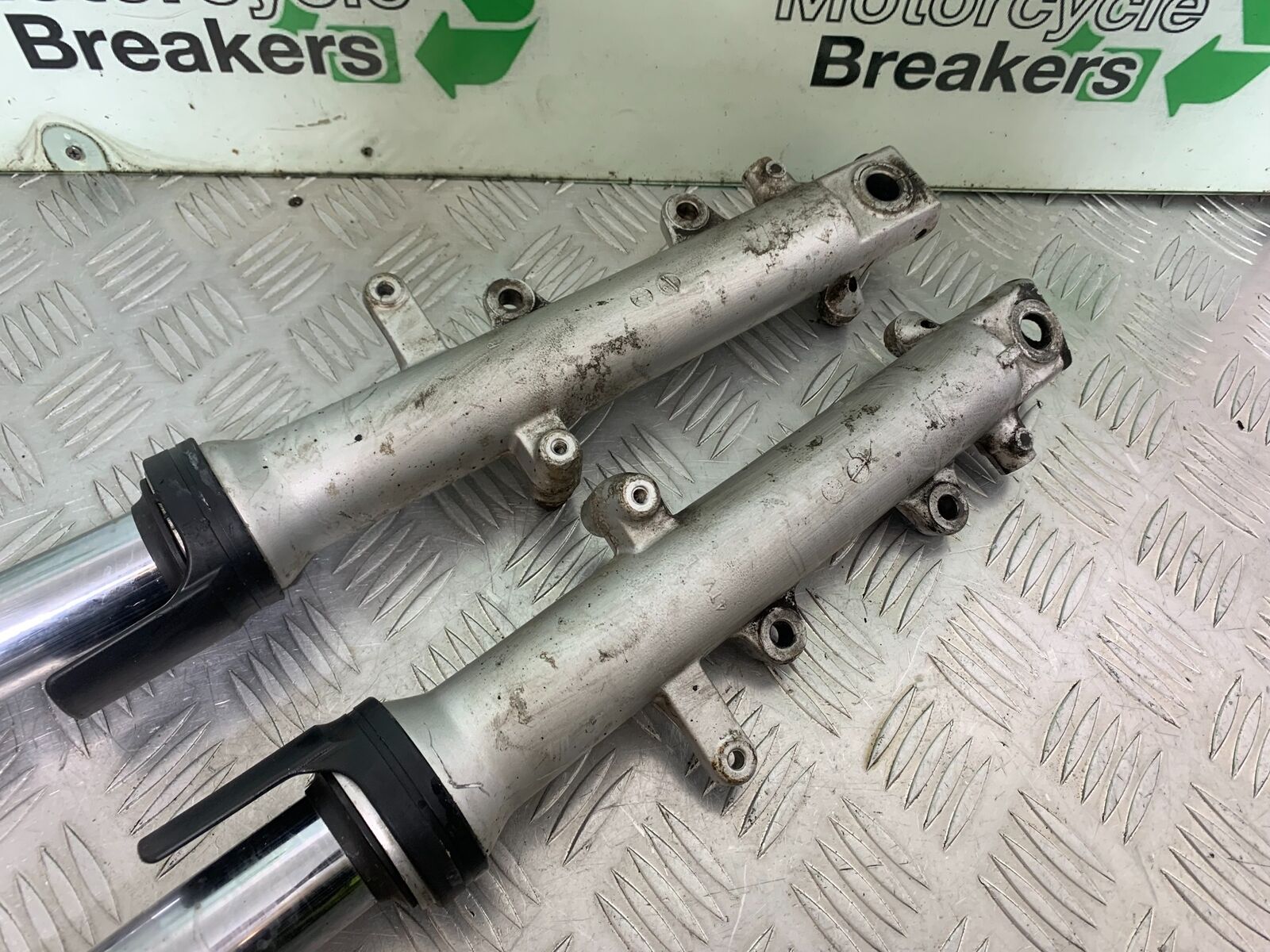 YAMAHA YZF600 YZF 600 THUNDERCAT FORKS (BENT)  1996-2003 (CMB1105)