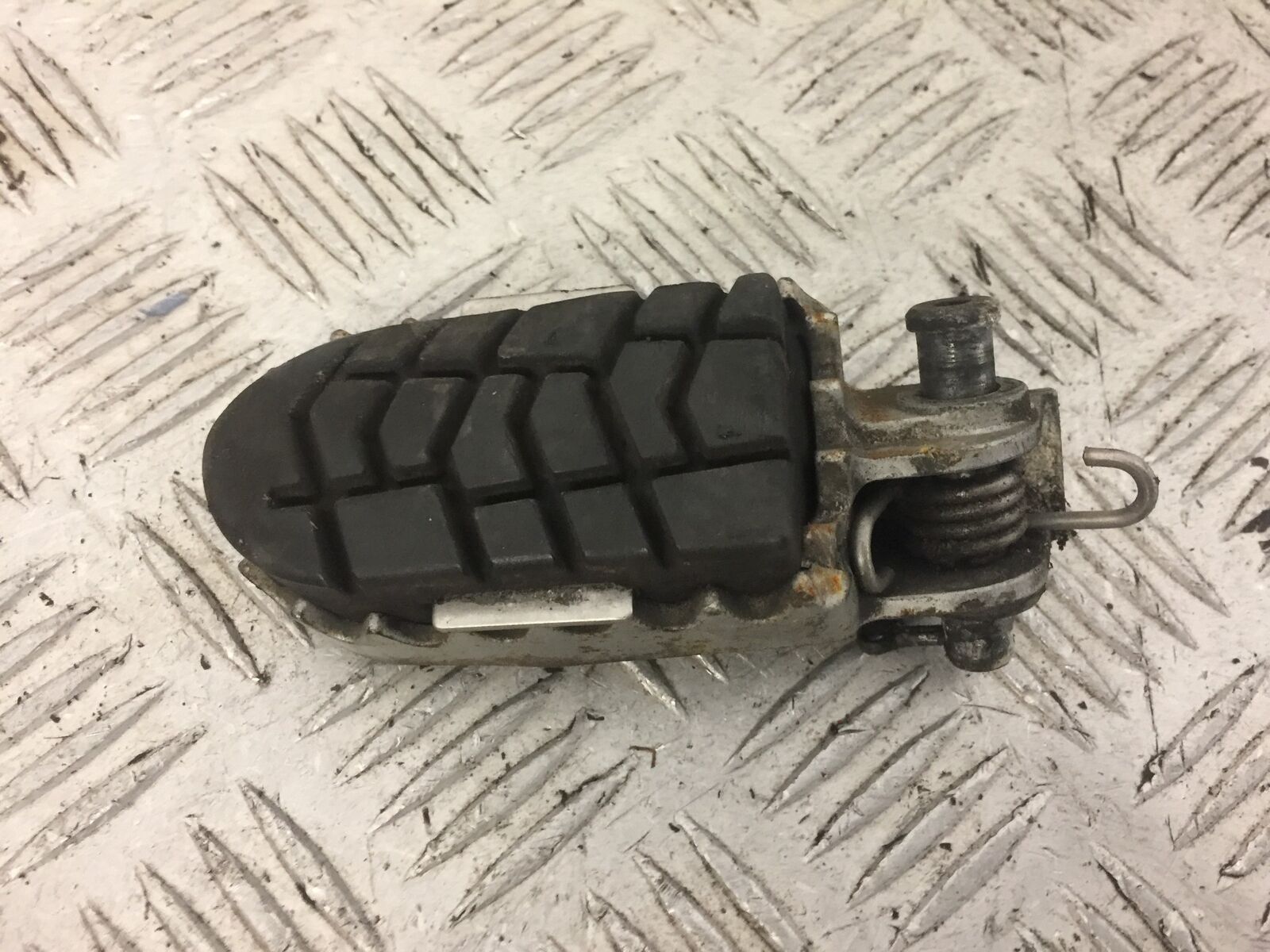 KTM 990 SUPERMOTO FRONT LEFT PEG  YEAR 2008 (STOCK 662)