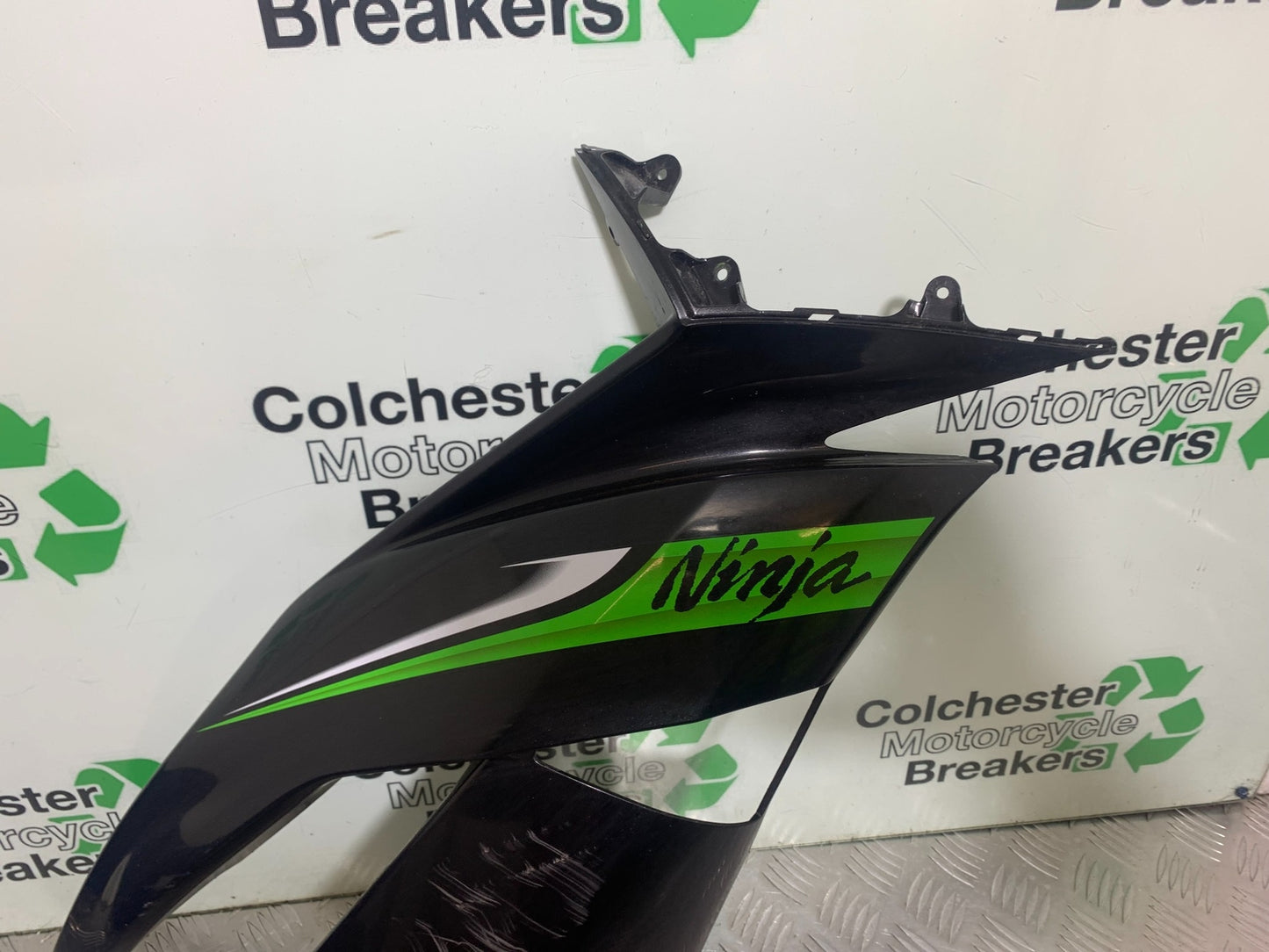 KAWASAKI ZX6R RIGHT FAIRING PANEL  YEAR 2009-2012 (CMB1136)