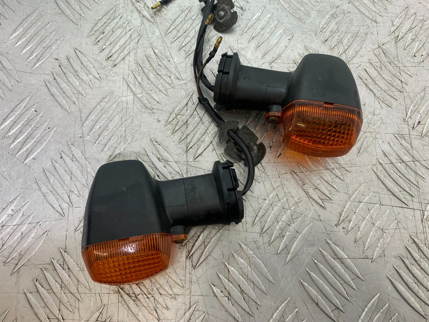YAMAHA YZF R1 4XV FRONT INDICATORS YEAR 1998-99 (CMB1291)