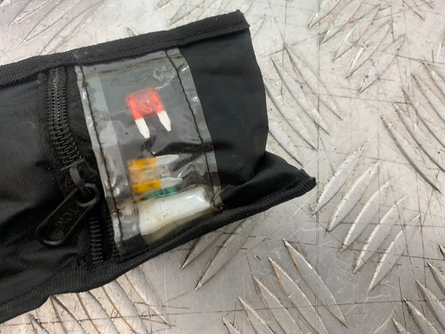 BSA 650 GOLD STAR TOOL KIT   YEAR 2022-2025 (CMB1262)