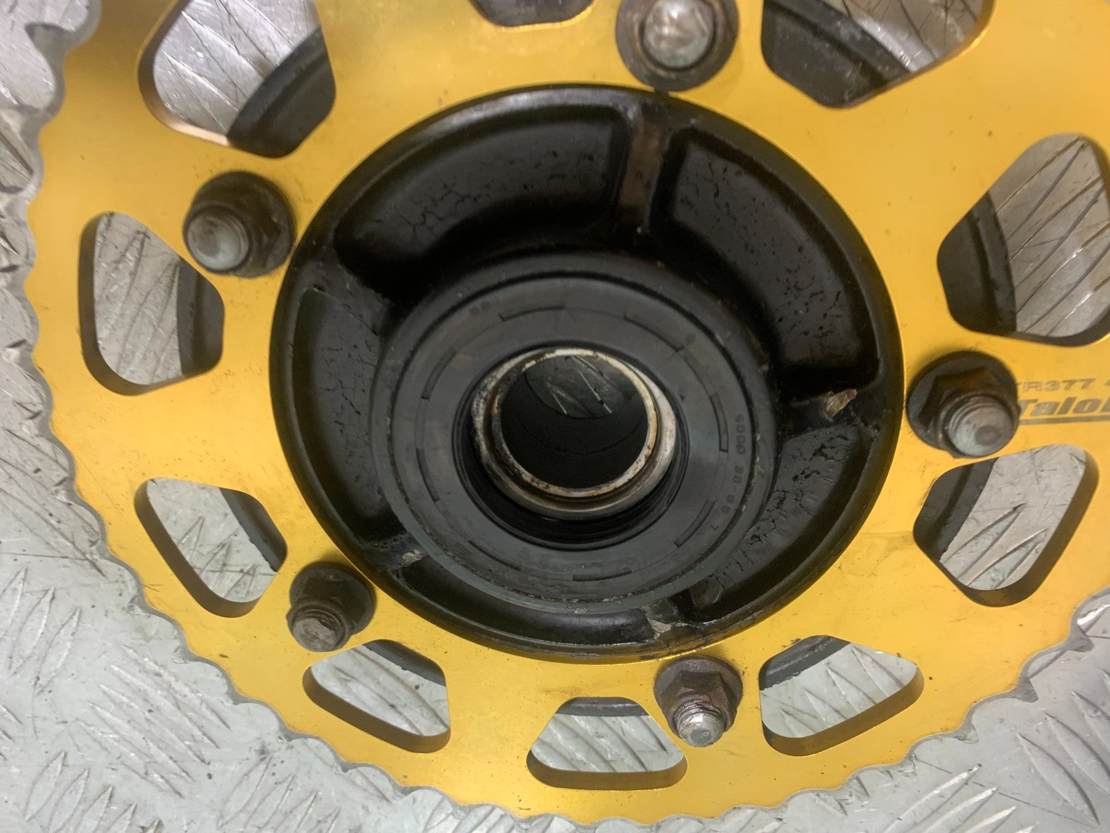 SUZUKI GSXR750 GSXR 750 K4 K5 REAR SPROCKET CARRIER  2004-2005 (CMB1319)