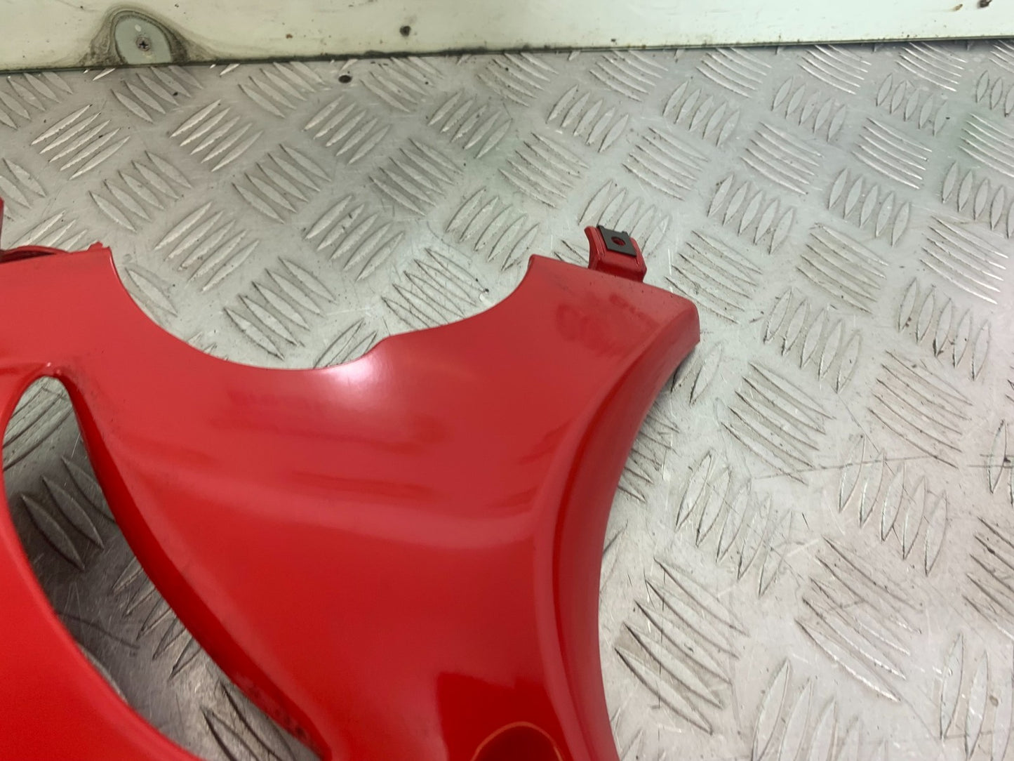 TRIUMPH 955i SPRINT ST LEFT LOWER FAIRING  1999-2004 (CMB1176)
