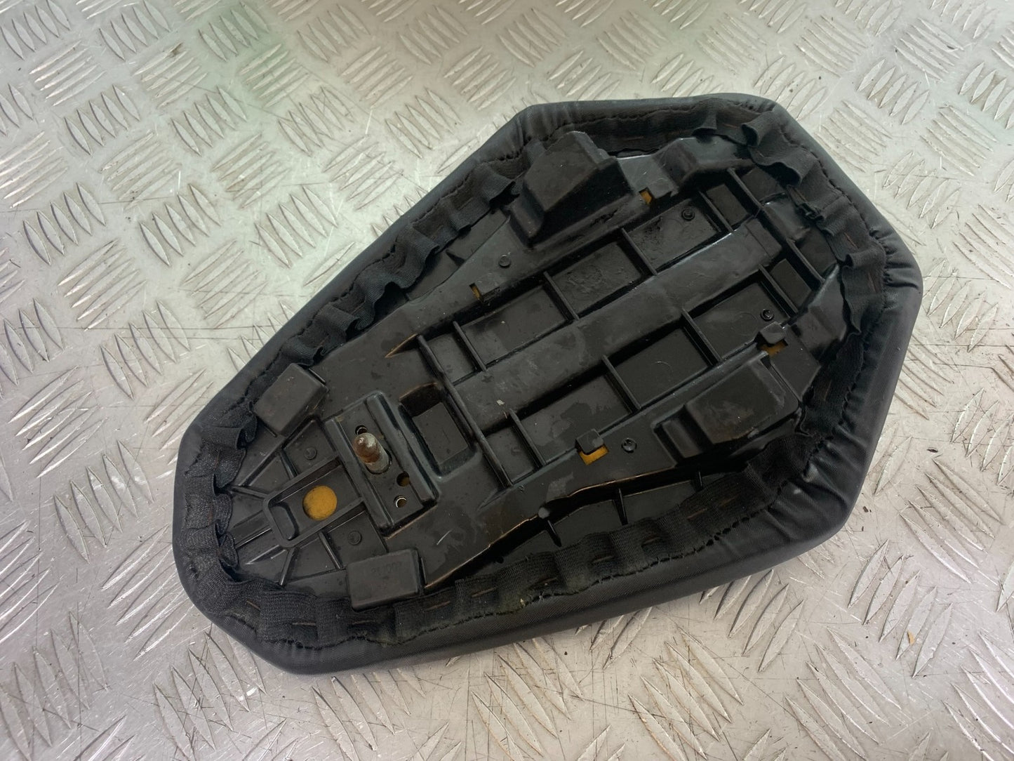 KTM DUKE 125 REAR SEAT  YEAR 2017-2022 (CMB1222)
