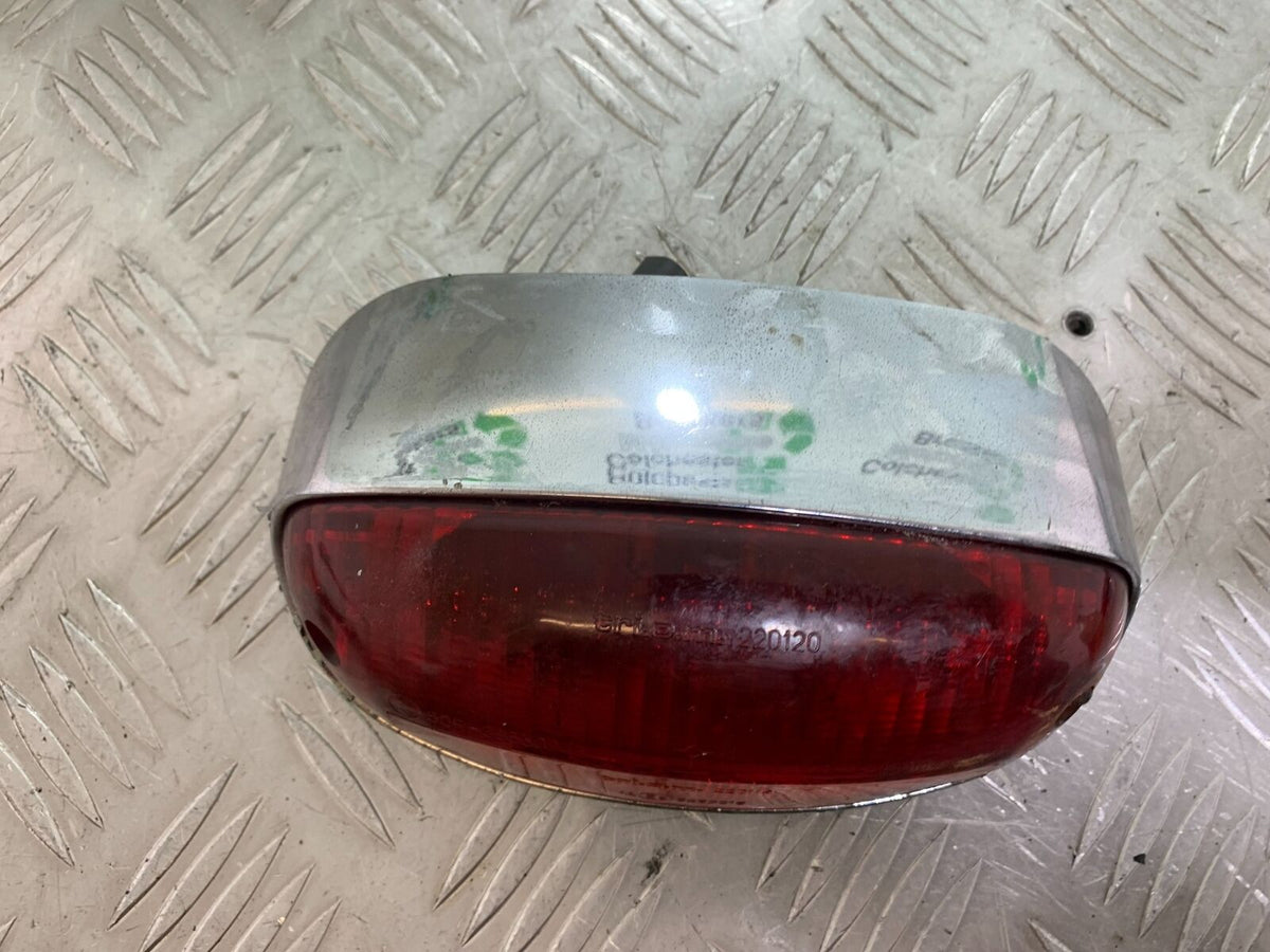 VESPA 125 ET4 REAR LIGHT  YEAR 1997-2000  (CMB1068)