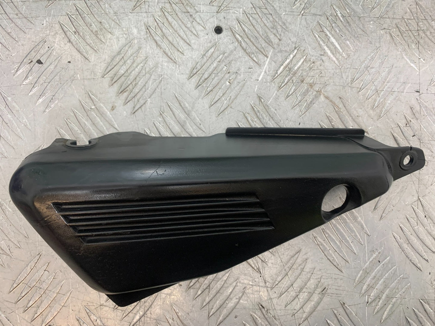 YAMAHA FZS600 FAZER 600 LEFT FRAME COVER  YEAR 1998-2001 (CMB1267)