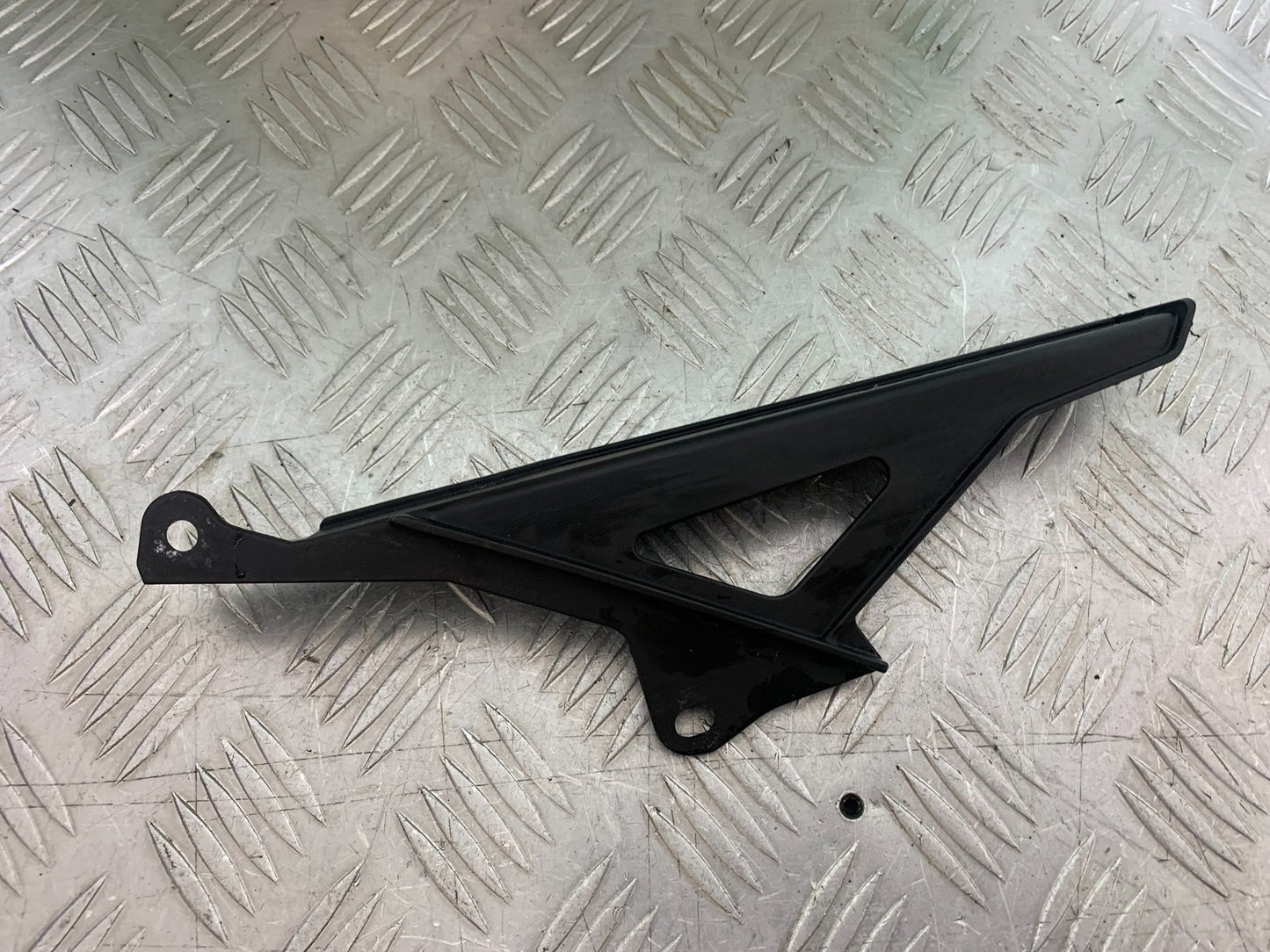 APRILIA TUONO 1000 V4 CHAIN GUARD   YEAR 2013-2014  (CMB1239)