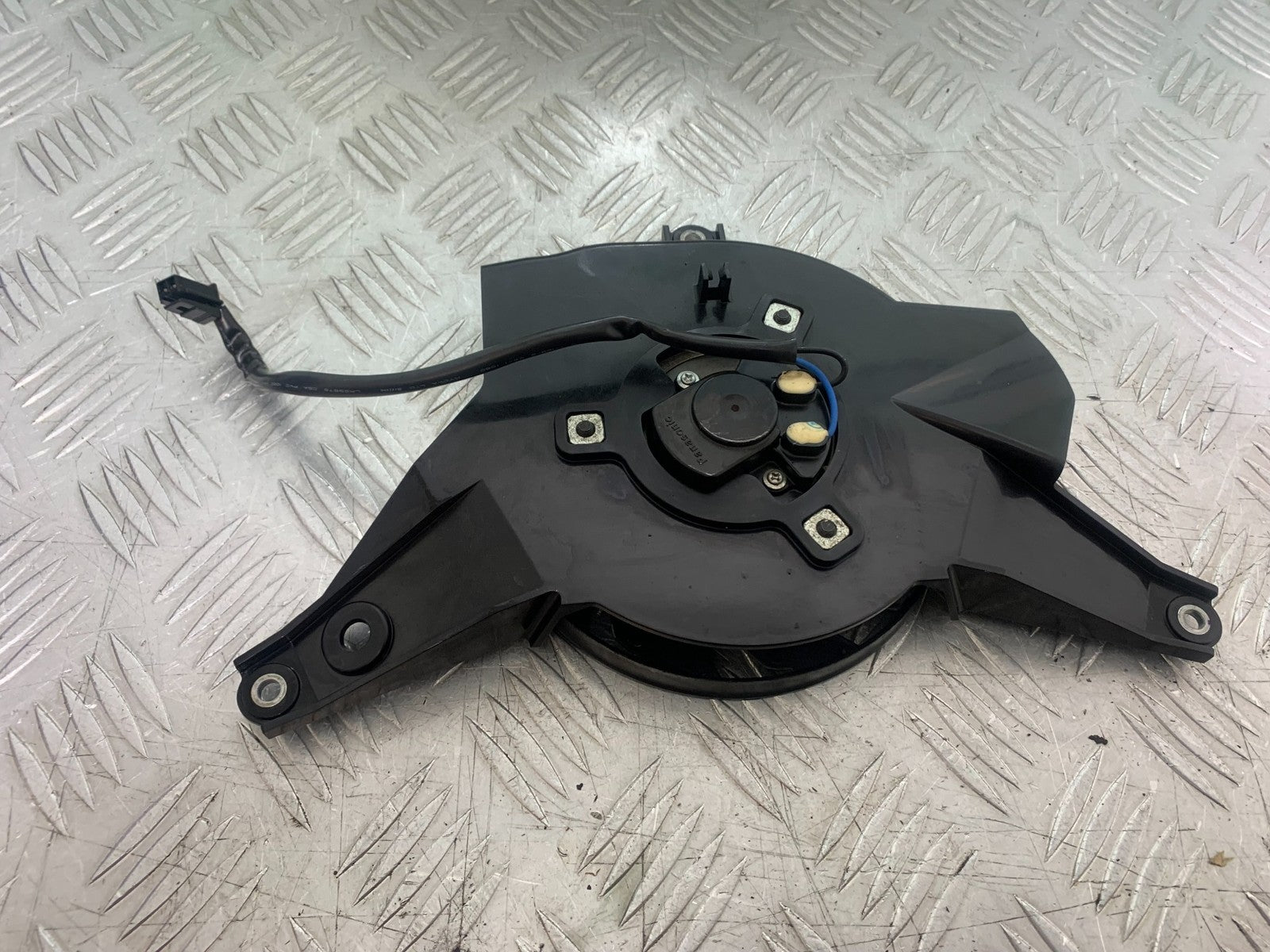 YAMAHA YZF R7 RADIATOR FAN YEAR 2022-2025 (CMB1255)