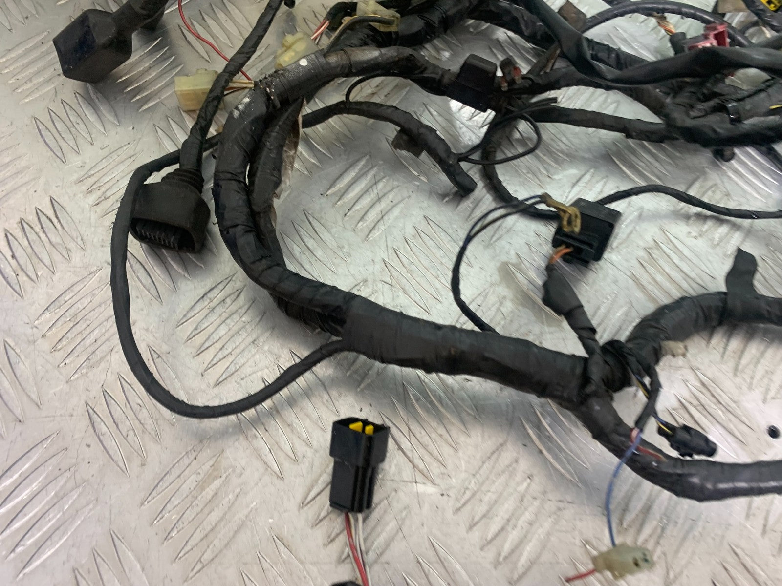 KAWASAKI ZX9R ZX9 E1 WIRING LOOM (SOLD AS PARTS)    YEAR 2000-01 (CMB1171)