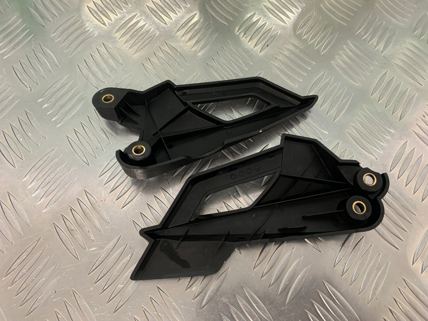 TRIUMPH TIGER 800 XCA HEEL PLATES  YEAR 2015-2017 (STOCK 940)