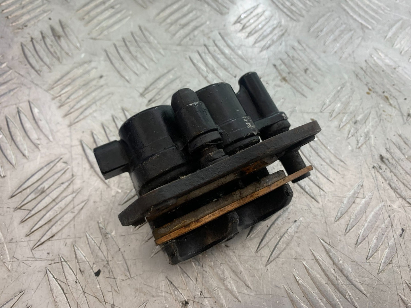 TRIUMPH TROPHY 900 REAR BRAKE CALIPER  YEAR 1991-95 (CMB1251)