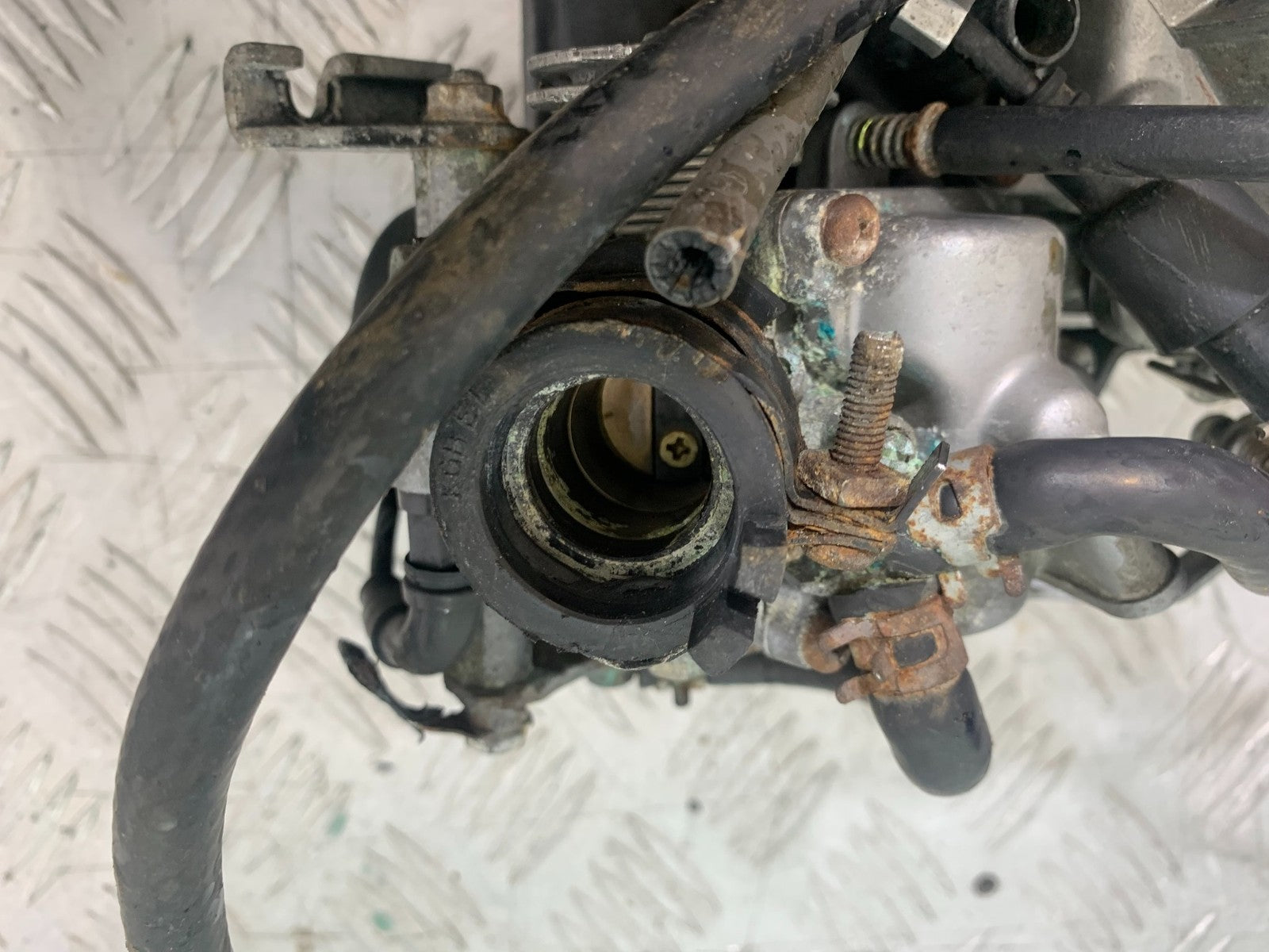 HONDA XL125 VARADERO CARBS   YEAR 2001-2006  (CMB1210)
