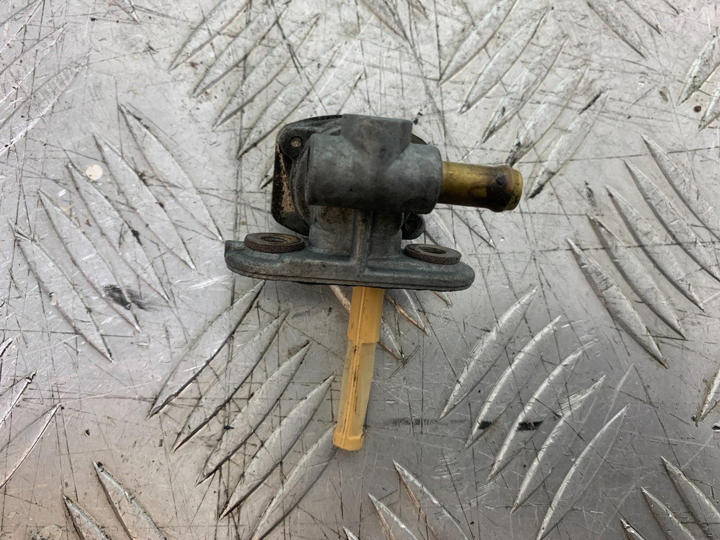 YAMAHA YZF R1 PETROL TAP  YEAR 1998-99 (CMB1291)