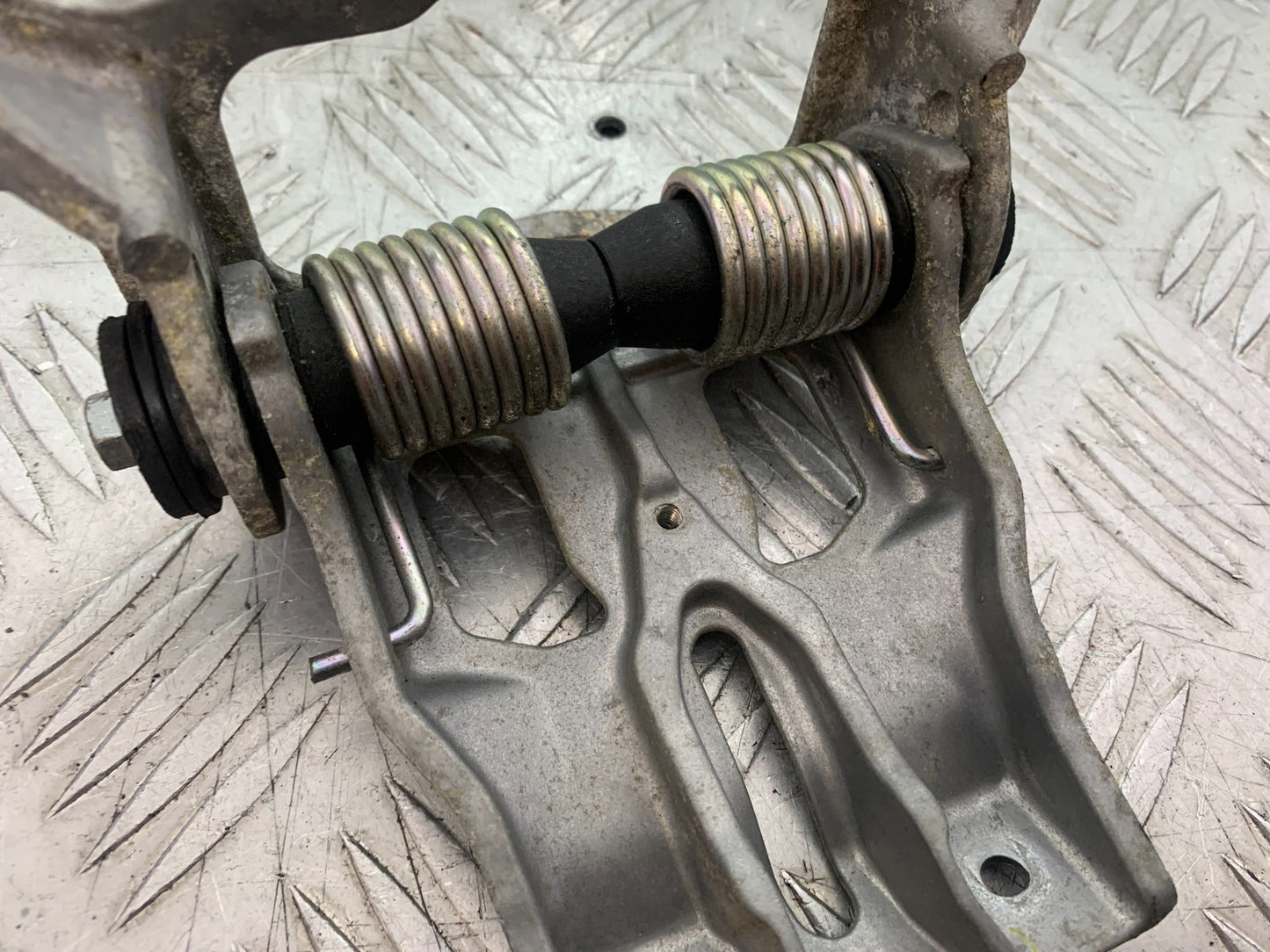 YAMAHA NMAX-125 N MAX 125 SEAT BRACKET  YEAR 2015-2020  (CMB1231)