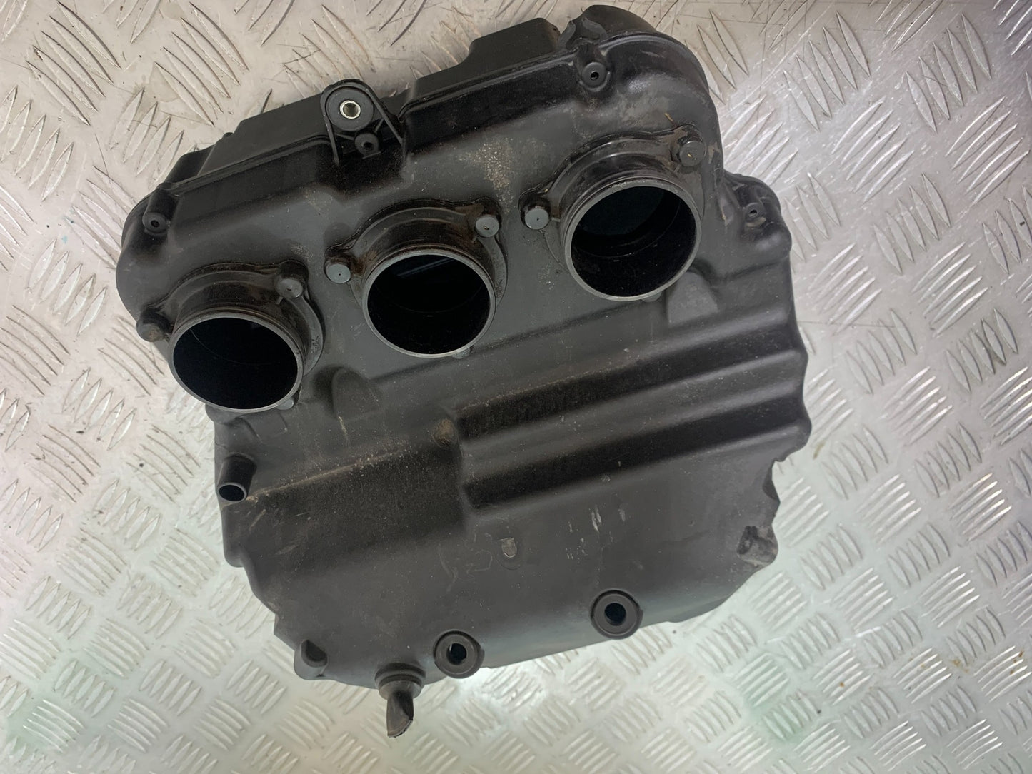 MV AGUSTA 800 F3 AIR BOX    YEAR 2013-2016 (CMB1152)