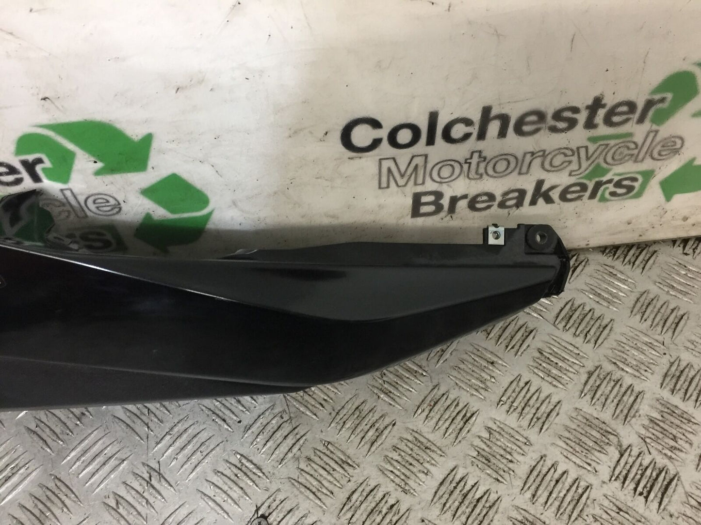 YAMAHA MT03 RIGHT SEAT PANEL   YEAR 2018  (STOCK 801)