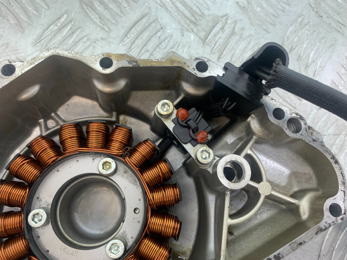 SUZUKI GSF650 GSF 650 GENERATOR AND COVER   YEAR 2007-2009  (CMB1161)