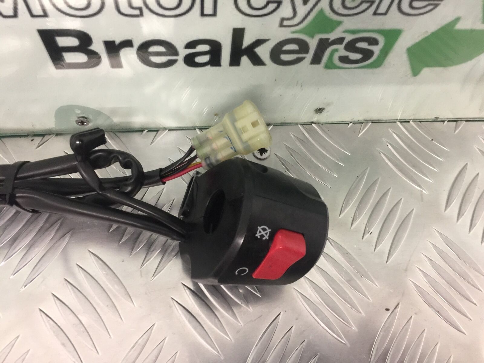 KAWASAKI Z800 Z 800 RIGHT SWITCH GEAR  YEAR  2013-2017 (STOCK 925)