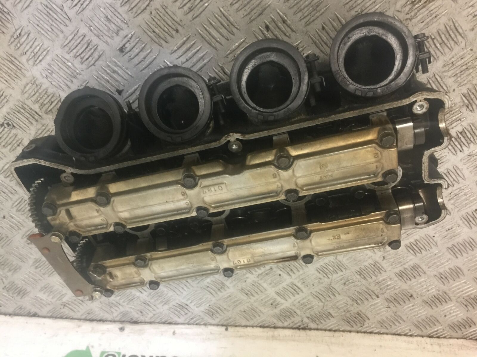 HONDA CBR1100 BLACKBIRD CYLINDER HEAD  YEAR 2001 (STOCK 390)