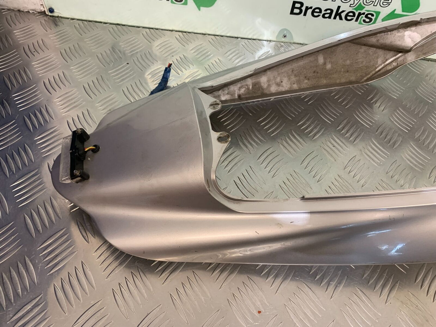 TRIUMPH 1050 SPRINT TAIL PIECE   YEAR 2004-2007 (STOCK 956)