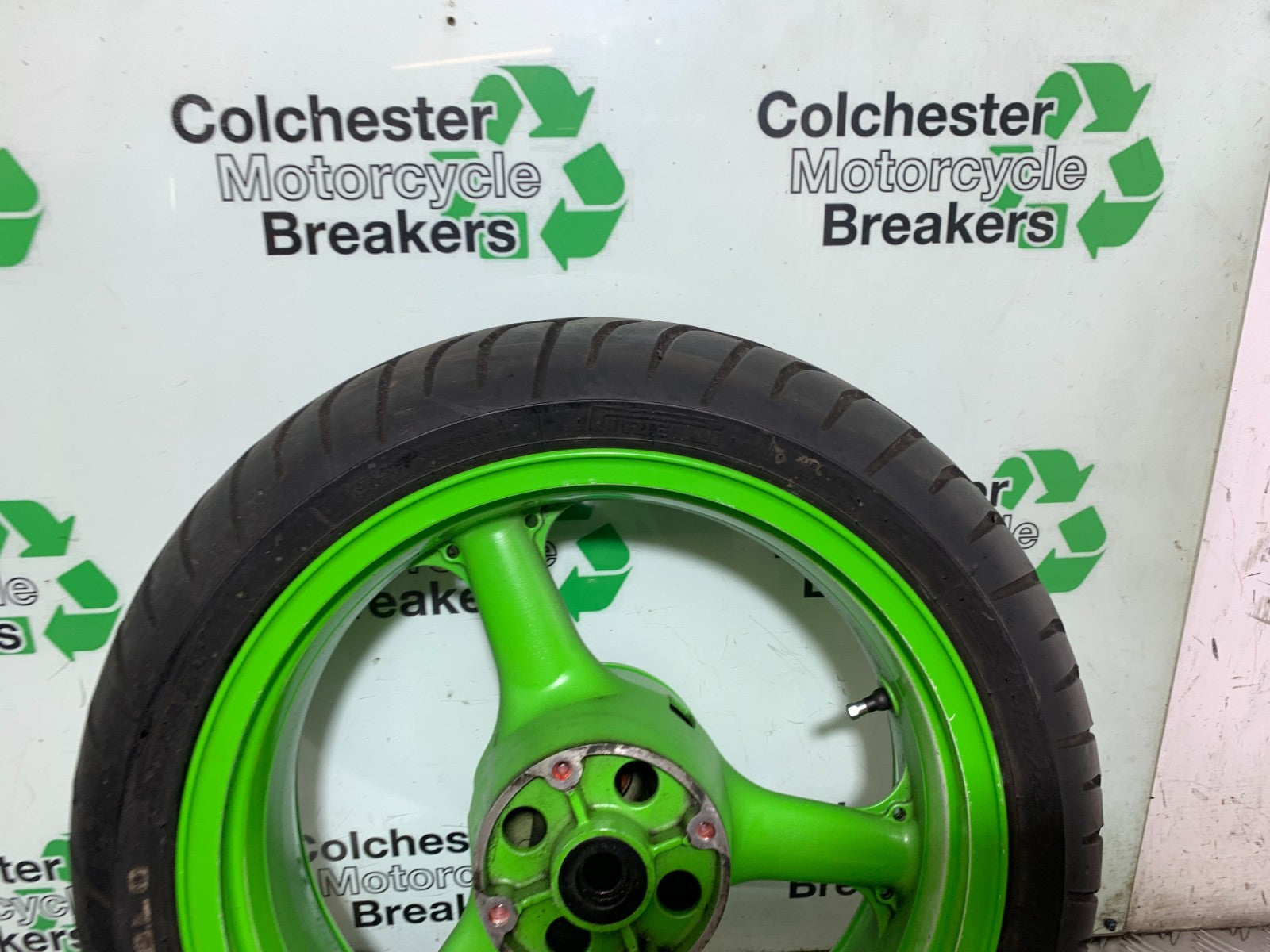KAWASAKI ZX9R ZX9 R REAR WHEEL YEAR 1998-1999 (CMB1329)