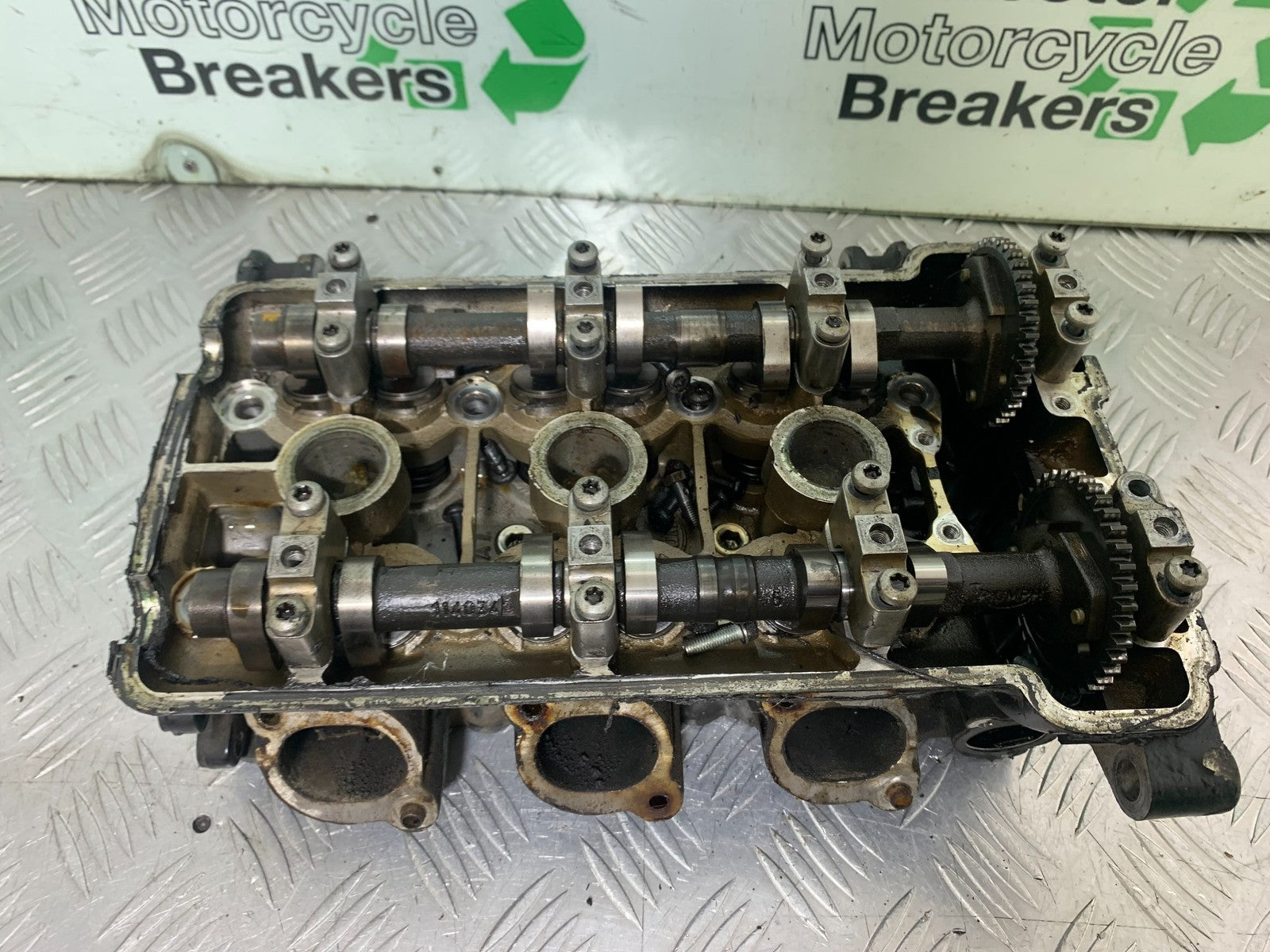 TRIUMPH 955i SPRINT ST CYLINDER HEAD AND CAMS   YEAR 1999-2004